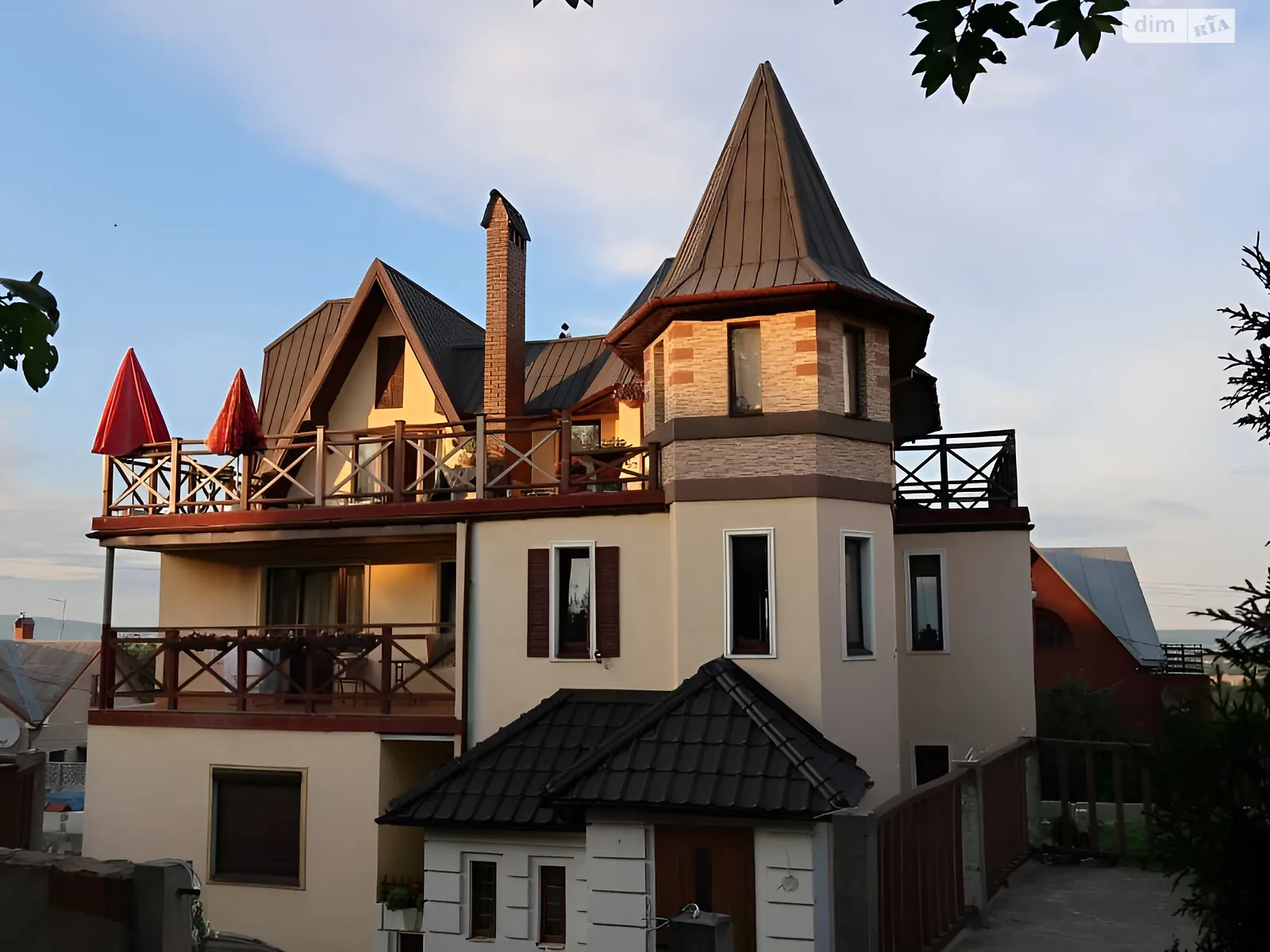 Продается дом на 3 этажа 486.3 кв. м с мебелью, цена: 270000 $ - фото 1