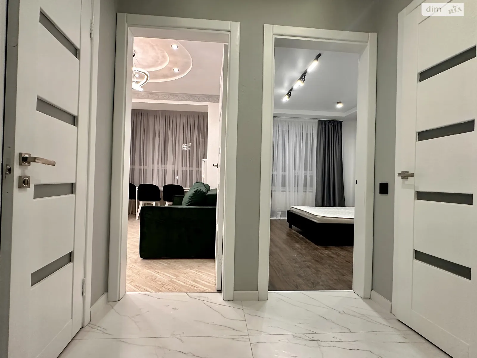 Продается 1-комнатная квартира 42.2 кв. м в Ивано-Франковске, ул. Стуса Василия, 44 - фото 1