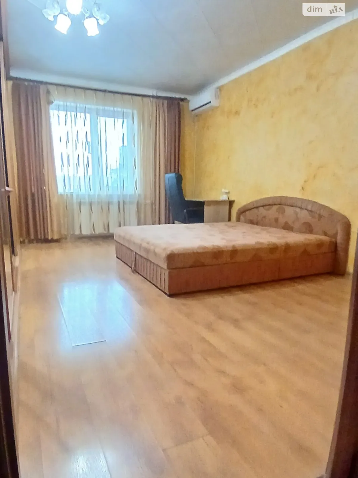 Продается 1-комнатная квартира 48.4 кв. м в Буче, ул. Пушкинская, 59Б - фото 1