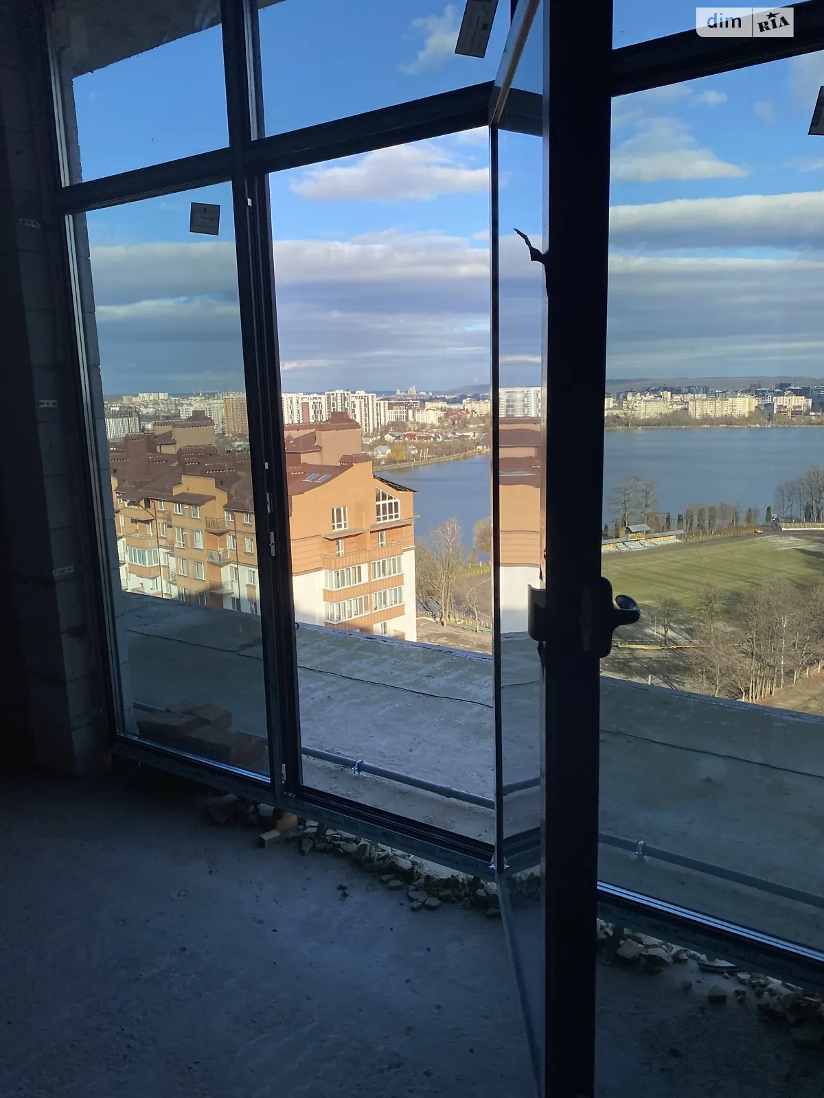 Продается 2-комнатная квартира 73 кв. м в Ивано-Франковске, ул. Гетьмана Ивана Мазепы, 148 - фото 1