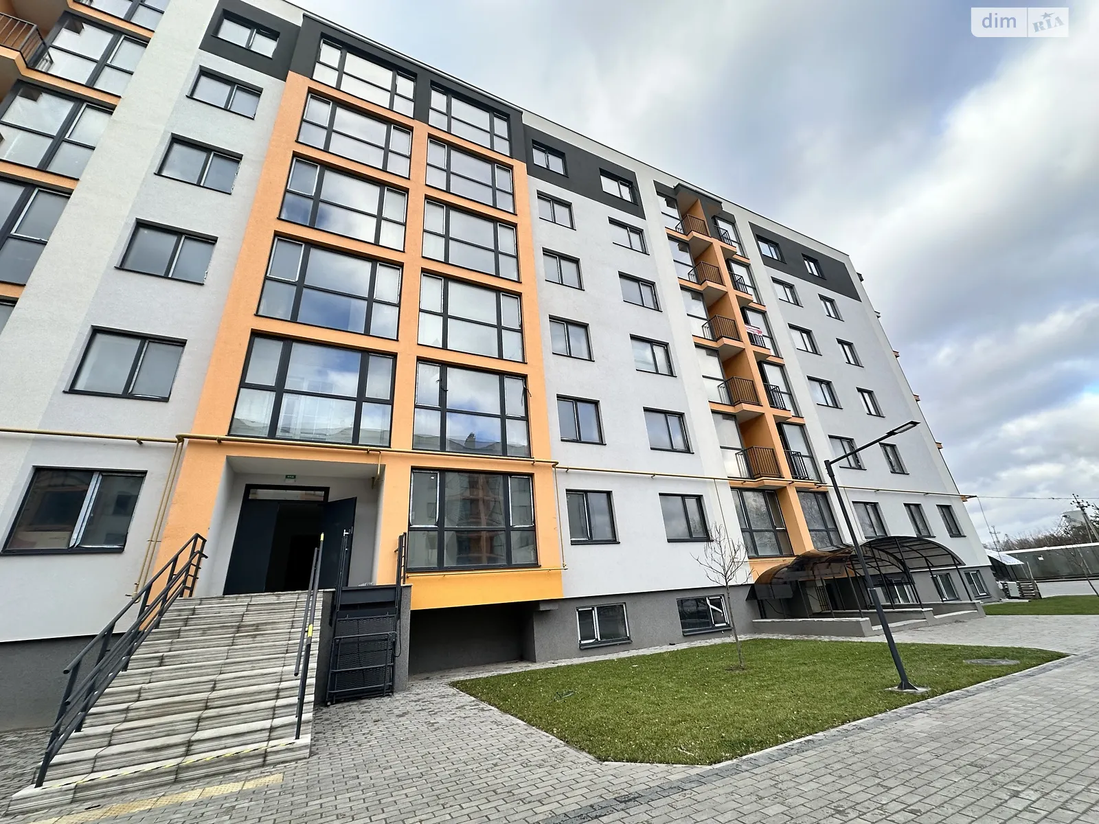 Продається 1-кімнатна квартира 53.16 кв. м у Березині, вул. Райдужна - фото 1