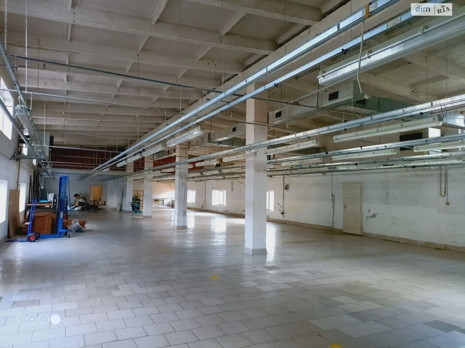 Продается помещения свободного назначения 2200 кв. м в 2-этажном здании, цена: 200000 $ - фото 1