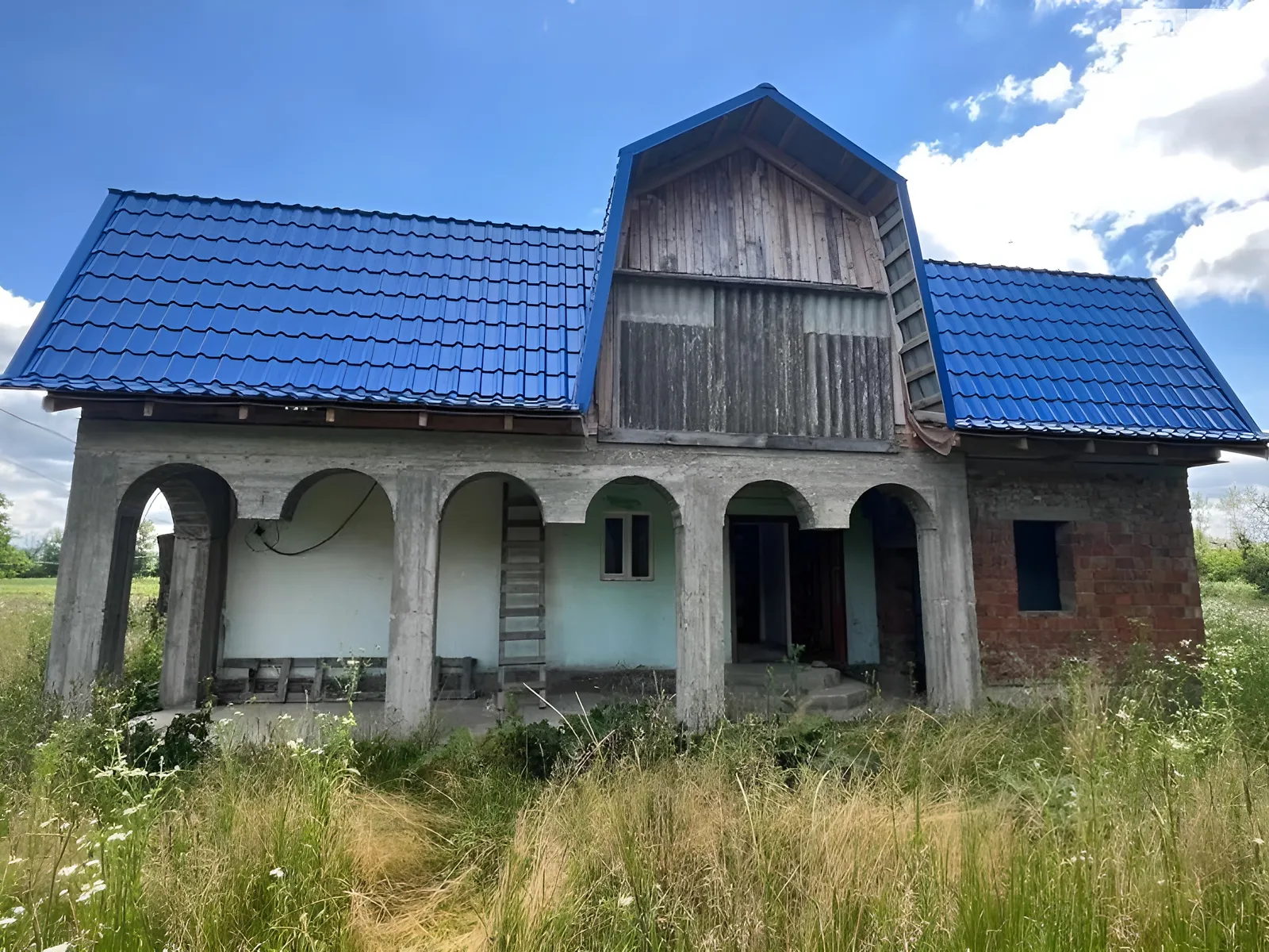 Продается дом на 2 этажа 192 кв. м с беседкой, цена: 35000 $ - фото 1