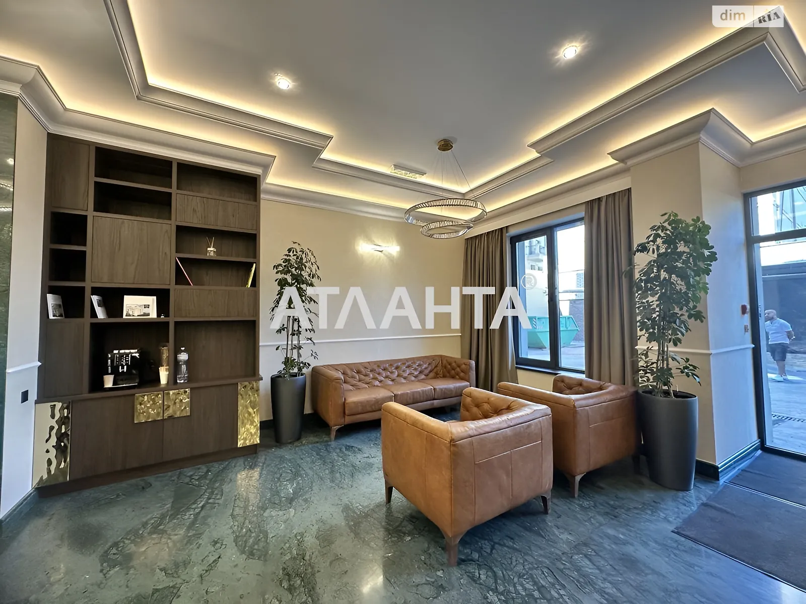 Продается 3-комнатная квартира 92.2 кв. м в Одессе, Фонтанская дор. - фото 1