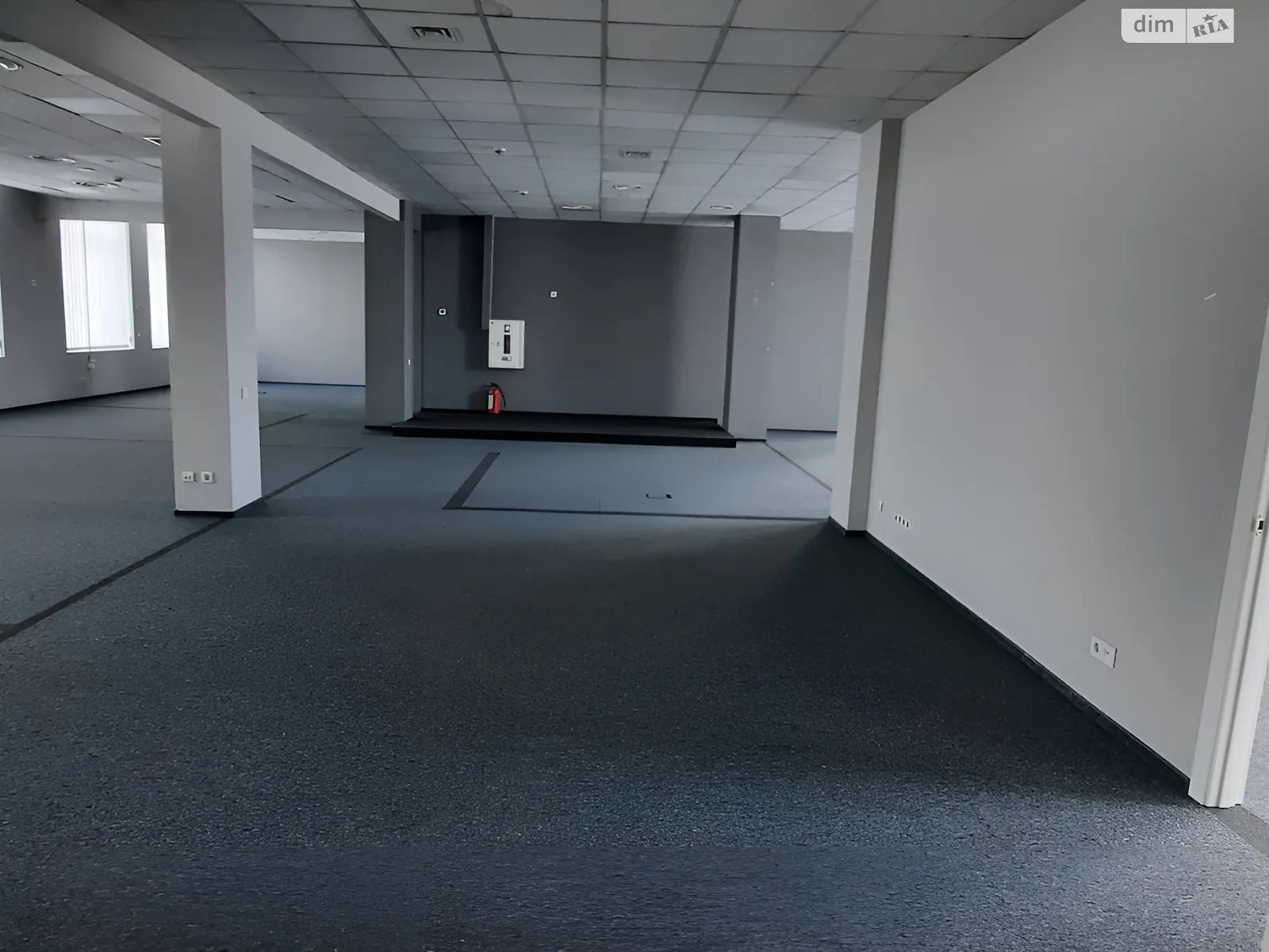 Сдается в аренду офис 351 кв. м в бизнес-центре, цена: 7000 $ - фото 1