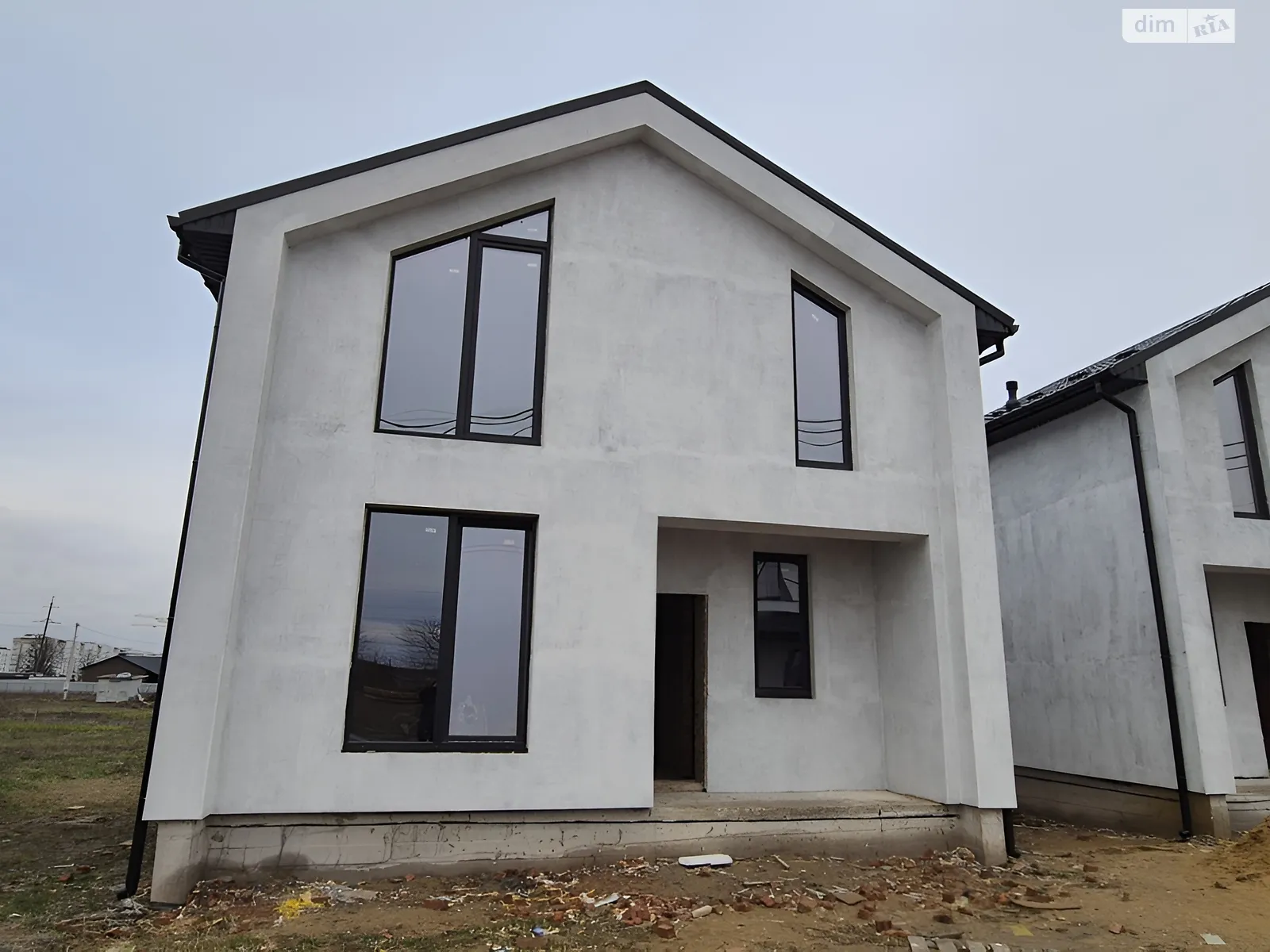 Продается дом на 2 этажа 120 кв. м с бассейном, цена: 105000 $ - фото 1
