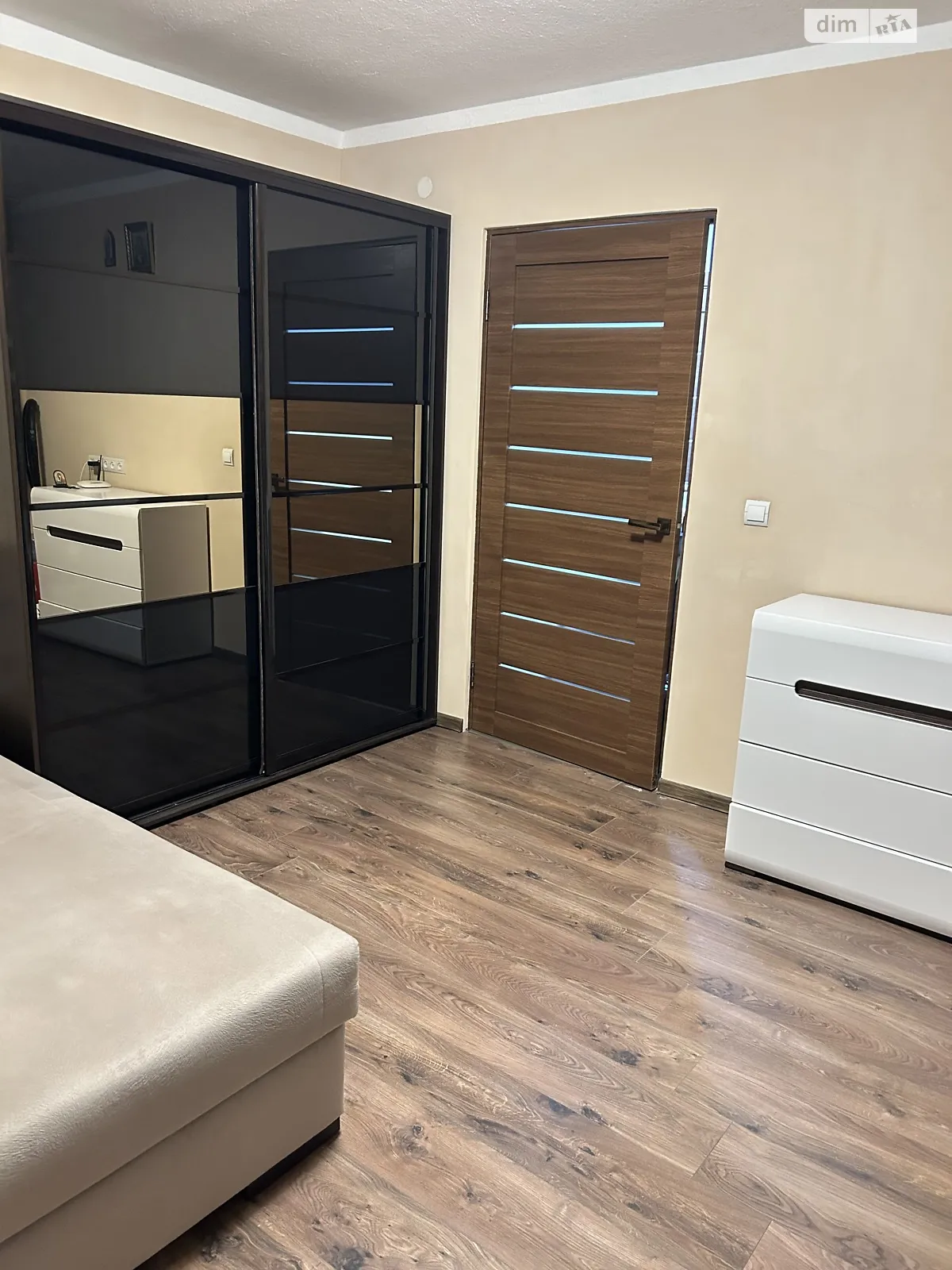 Продается 1-комнатная квартира 28.5 кв. м в Ужгороде, ул. Гулака-Артемовского, 14/41 - фото 1