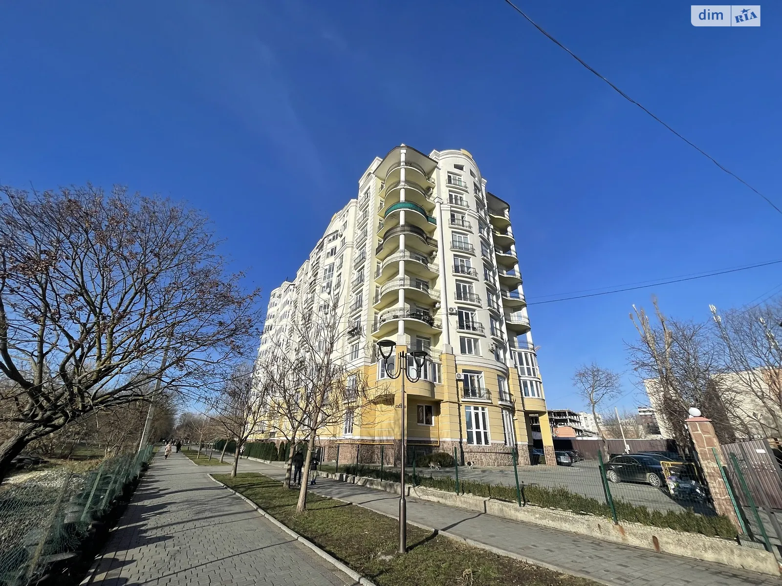 3-комнатная квартира 92.7 кв. м в Тернополе, ул. Торговица(Живова Анатолия) - фото 1