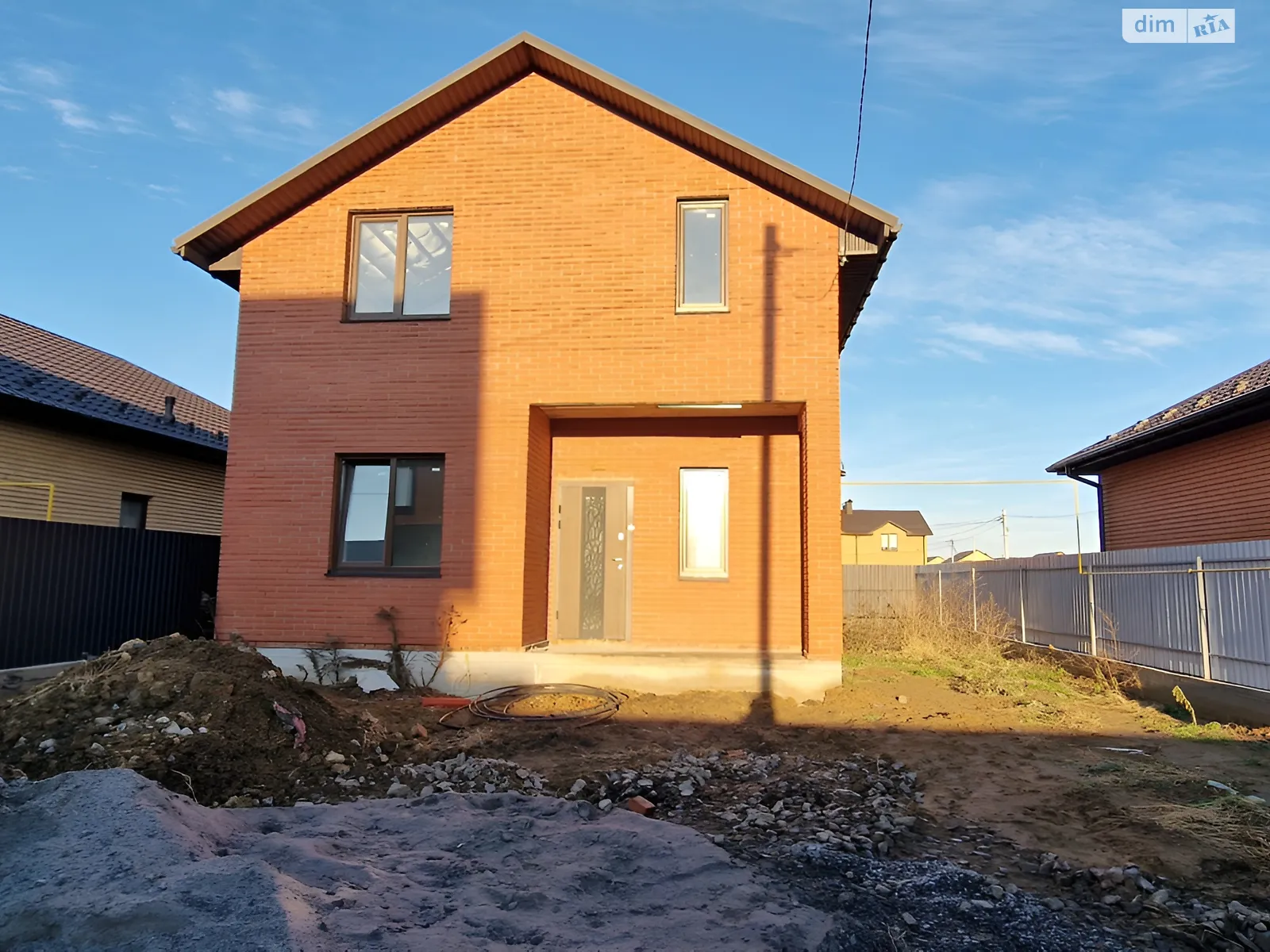 Продается дом на 2 этажа 120 кв. м с беседкой, цена: 85000 $ - фото 1