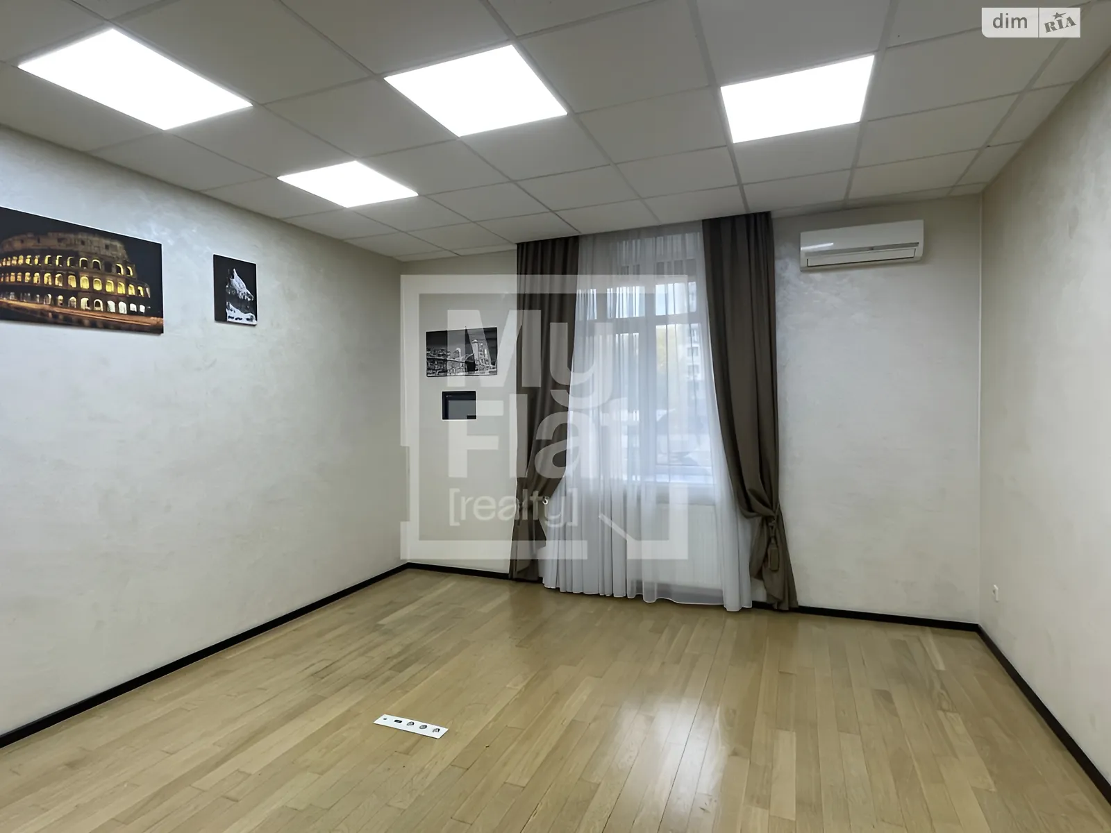 Сдается в аренду офис 180 кв. м в бизнес-центре, цена: 2000 $ - фото 1