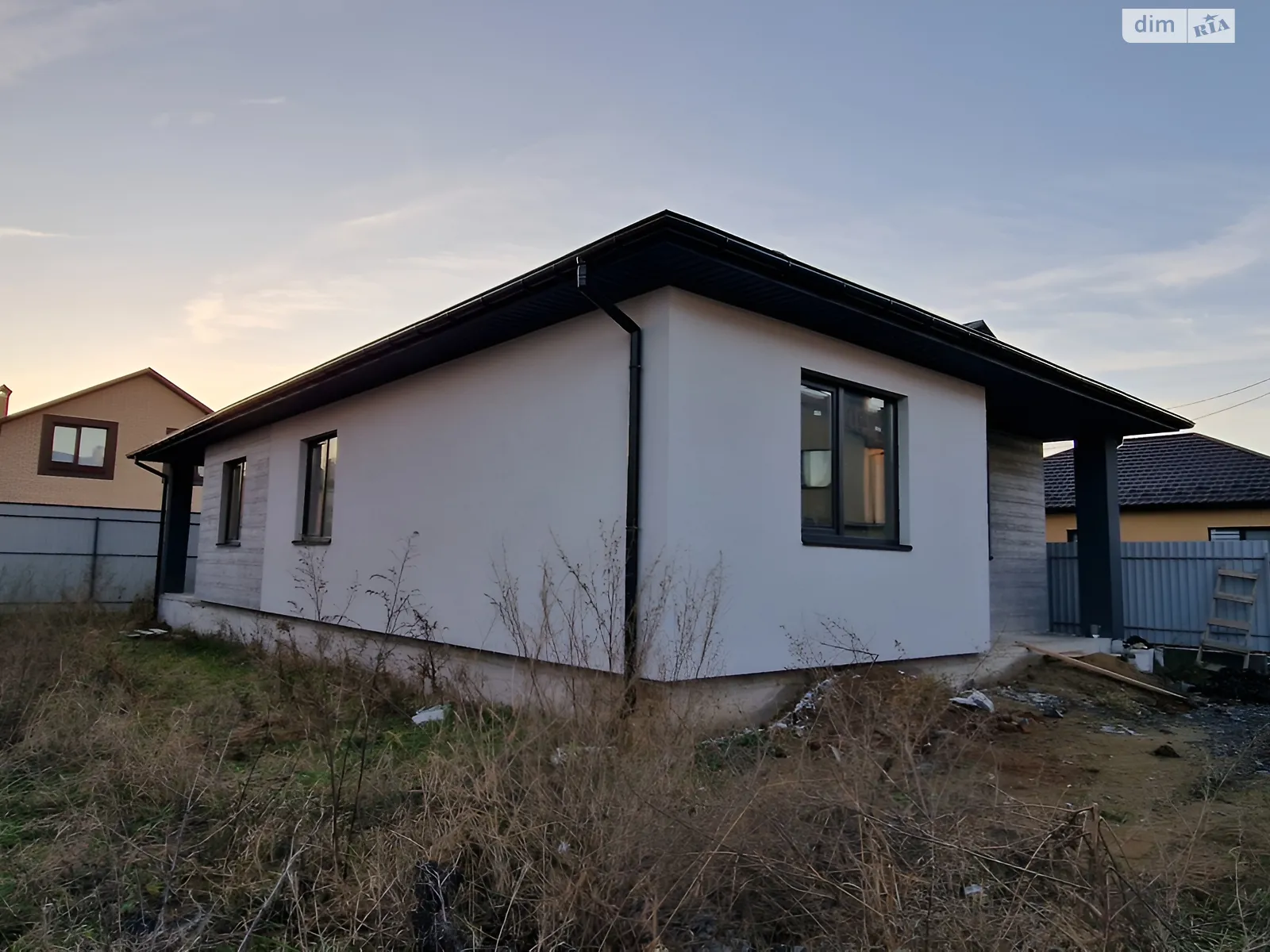 Продается одноэтажный дом 110 кв. м с верандой, цена: 95000 $ - фото 1