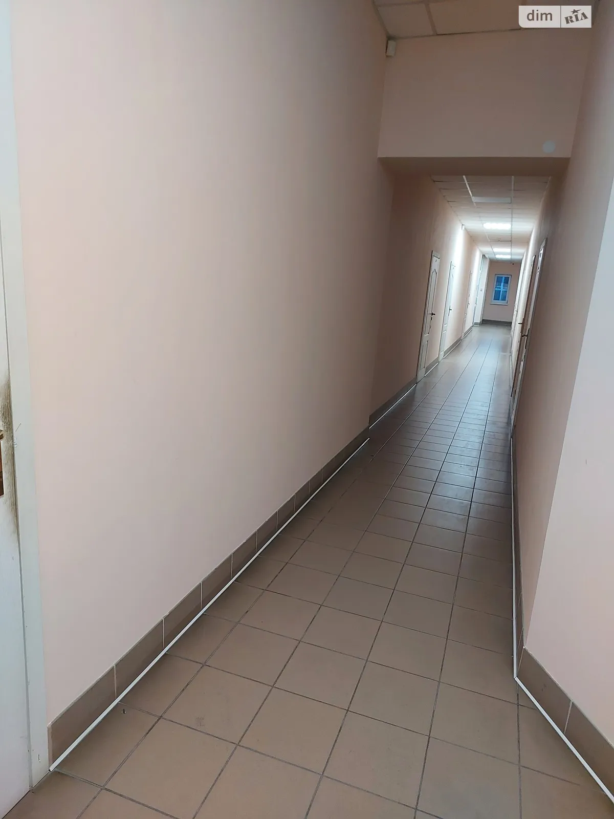 Сдается в аренду офис 30 кв. м в бизнес-центре, цена: 7200 грн - фото 1