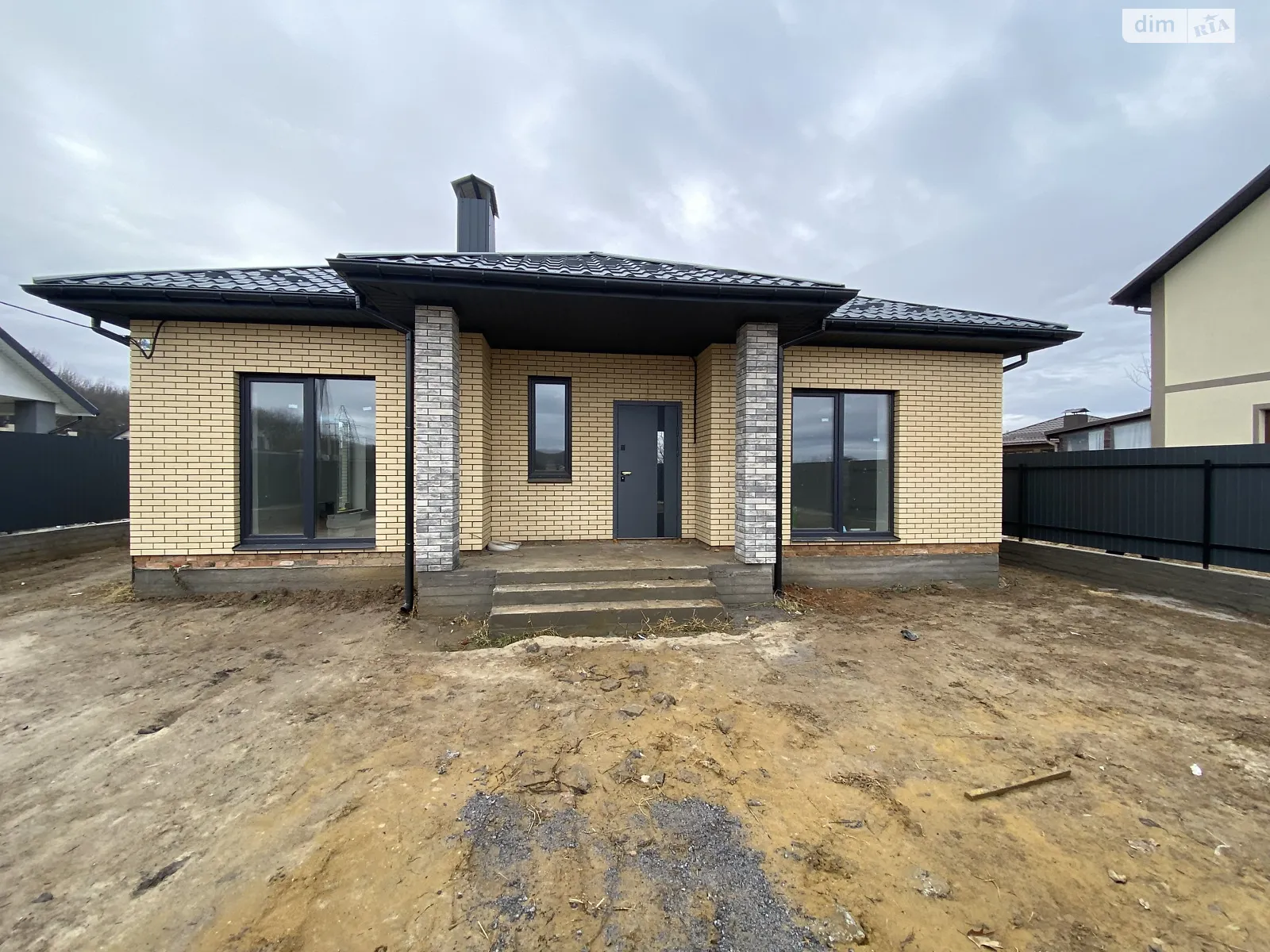 Продается одноэтажный дом 100 кв. м с бассейном, цена: 77000 $ - фото 1