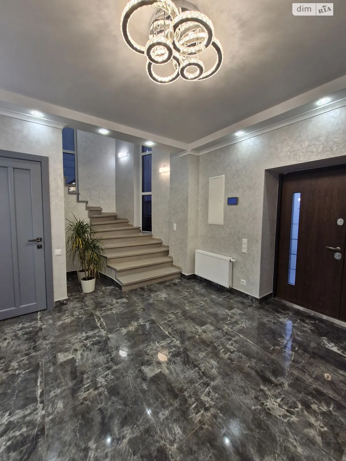 Продается дом на 2 этажа 246.9 кв. м с подвалом, цена: 495000 $ - фото 1