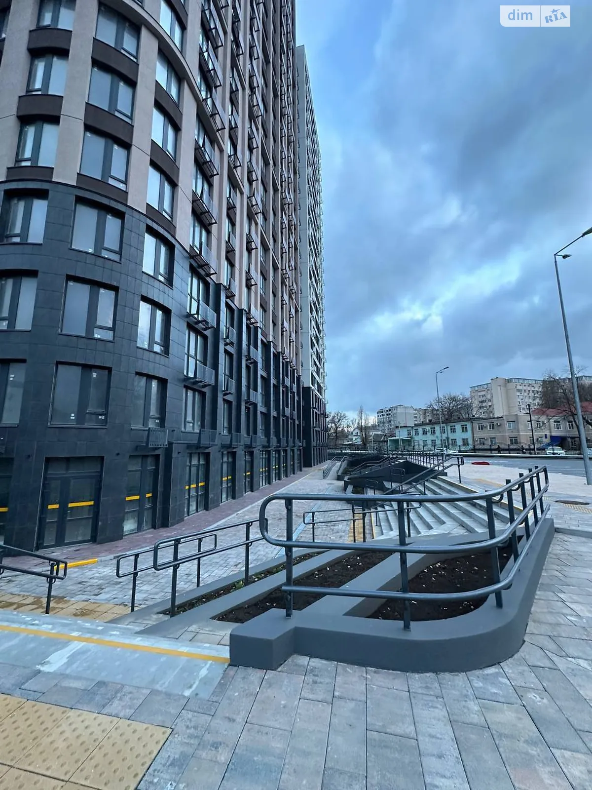 Продається 1-кімнатна квартира 43 кв. м у Одесі, вул. Івана Франка, 40 корпус 1 - фото 1