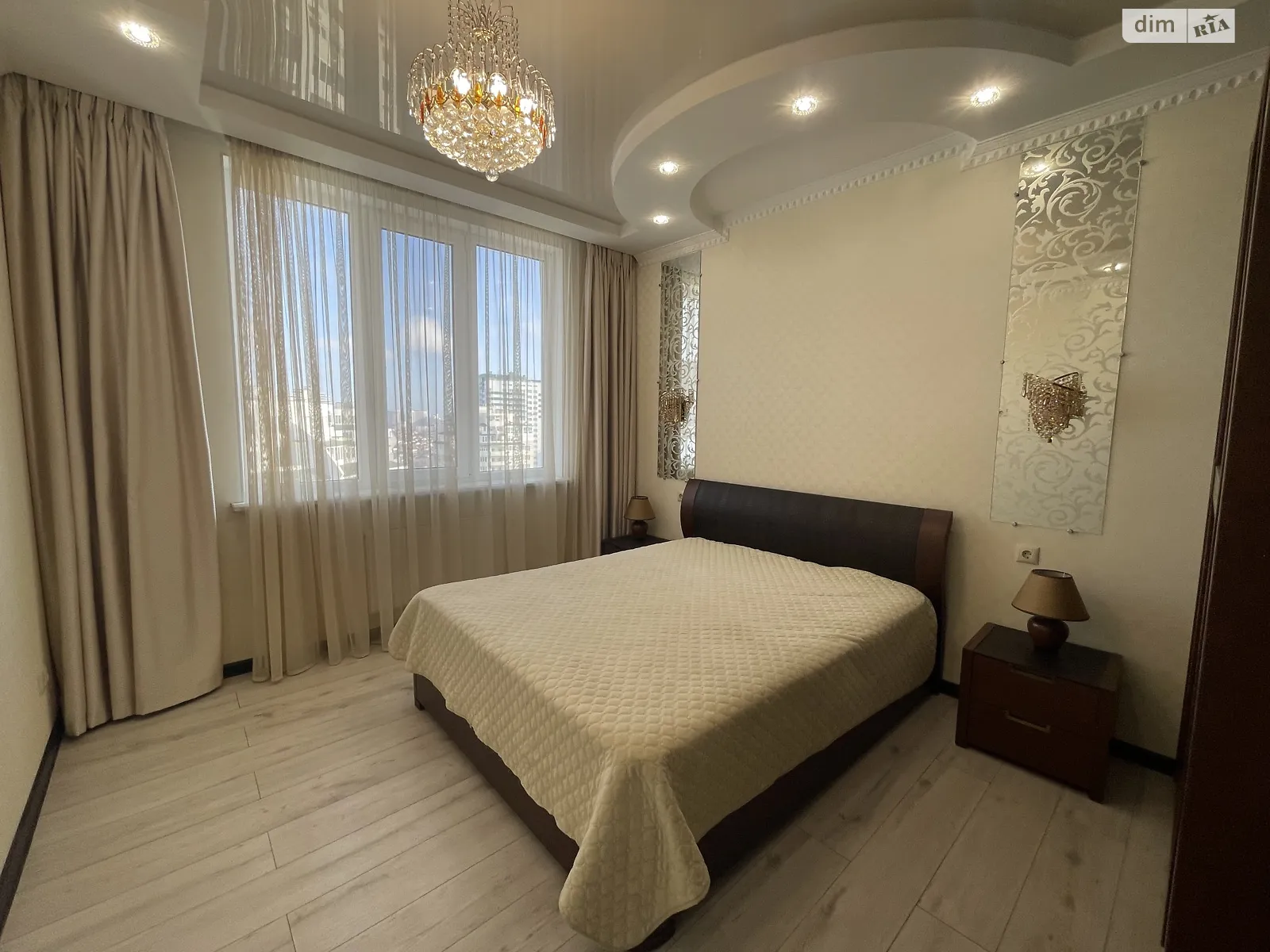 Продається 3-кімнатна квартира 82.6 кв. м у Одесі, вул. Люстдорфська дорога, 55/1 корпус 2 - фото 1