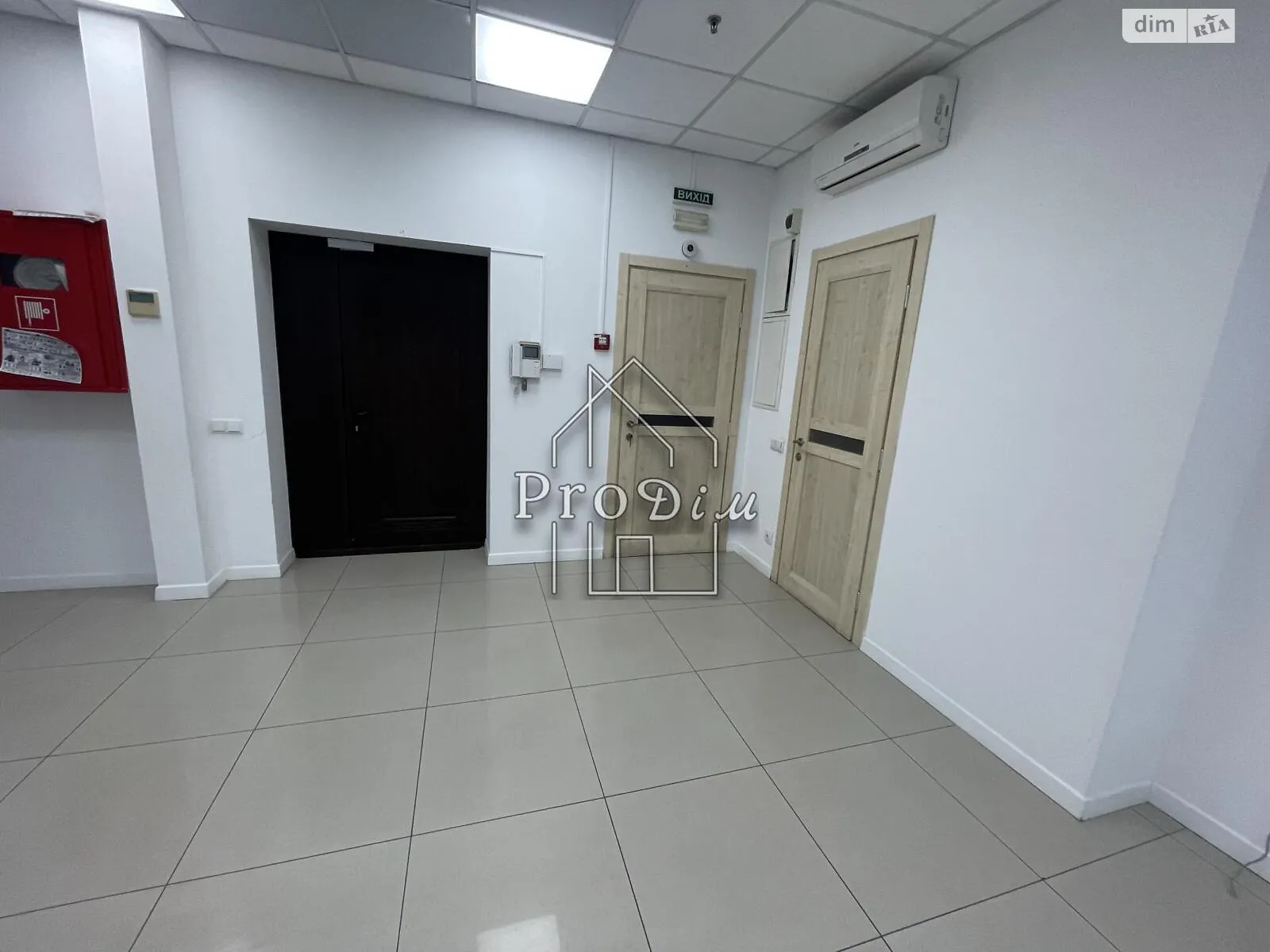 Сдается в аренду офис 115.6 кв. м в бизнес-центре, цена: 23120 грн - фото 1