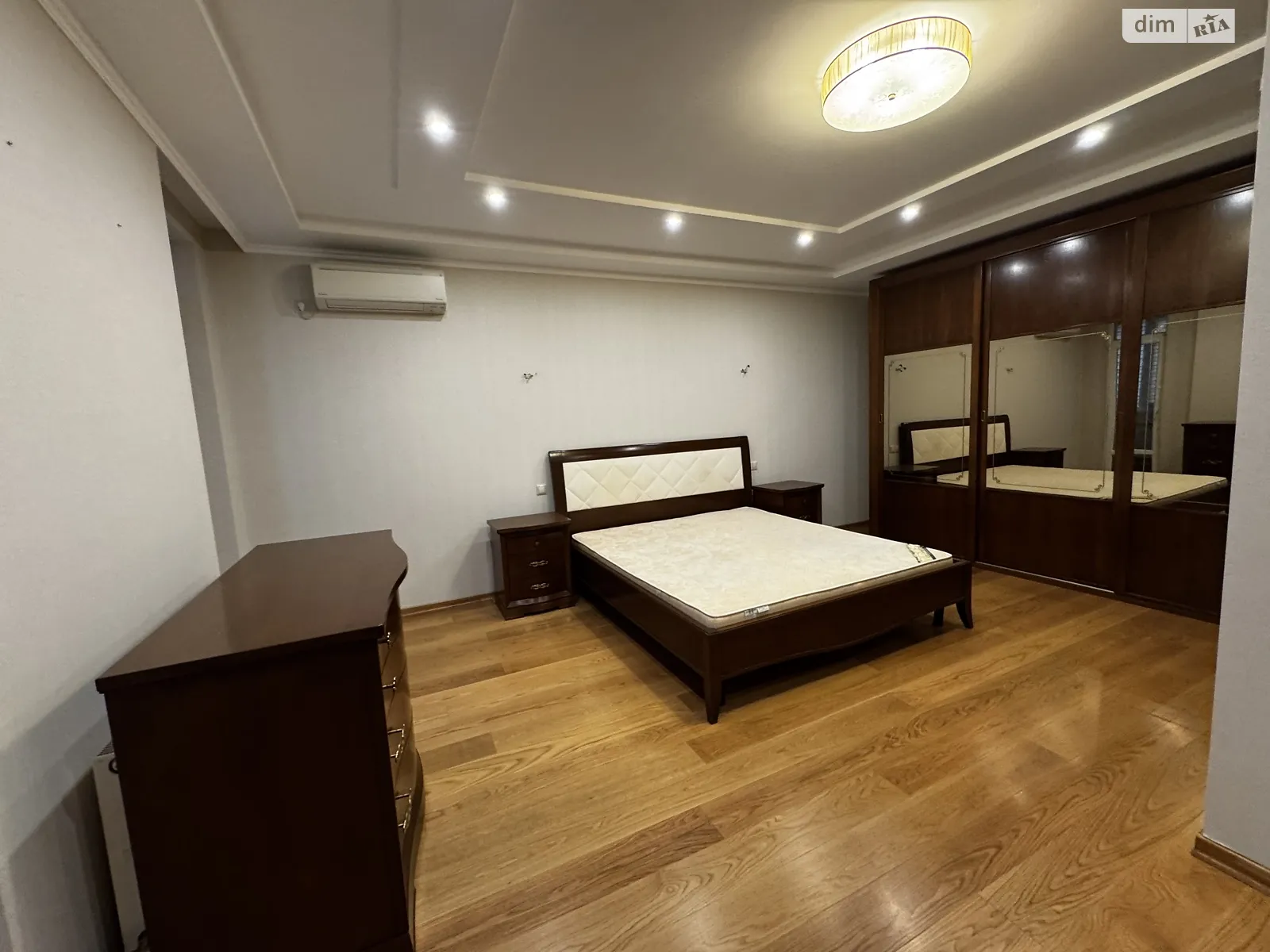 Продается 3-комнатная квартира 139.8 кв. м в Виннице, ул. Пирогова, 39 - фото 1