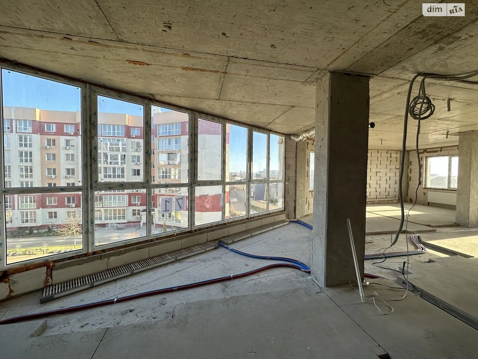 Продается 3-комнатная квартира 80 кв. м в Лиманке, ул. Строительная, 50Б - фото 1