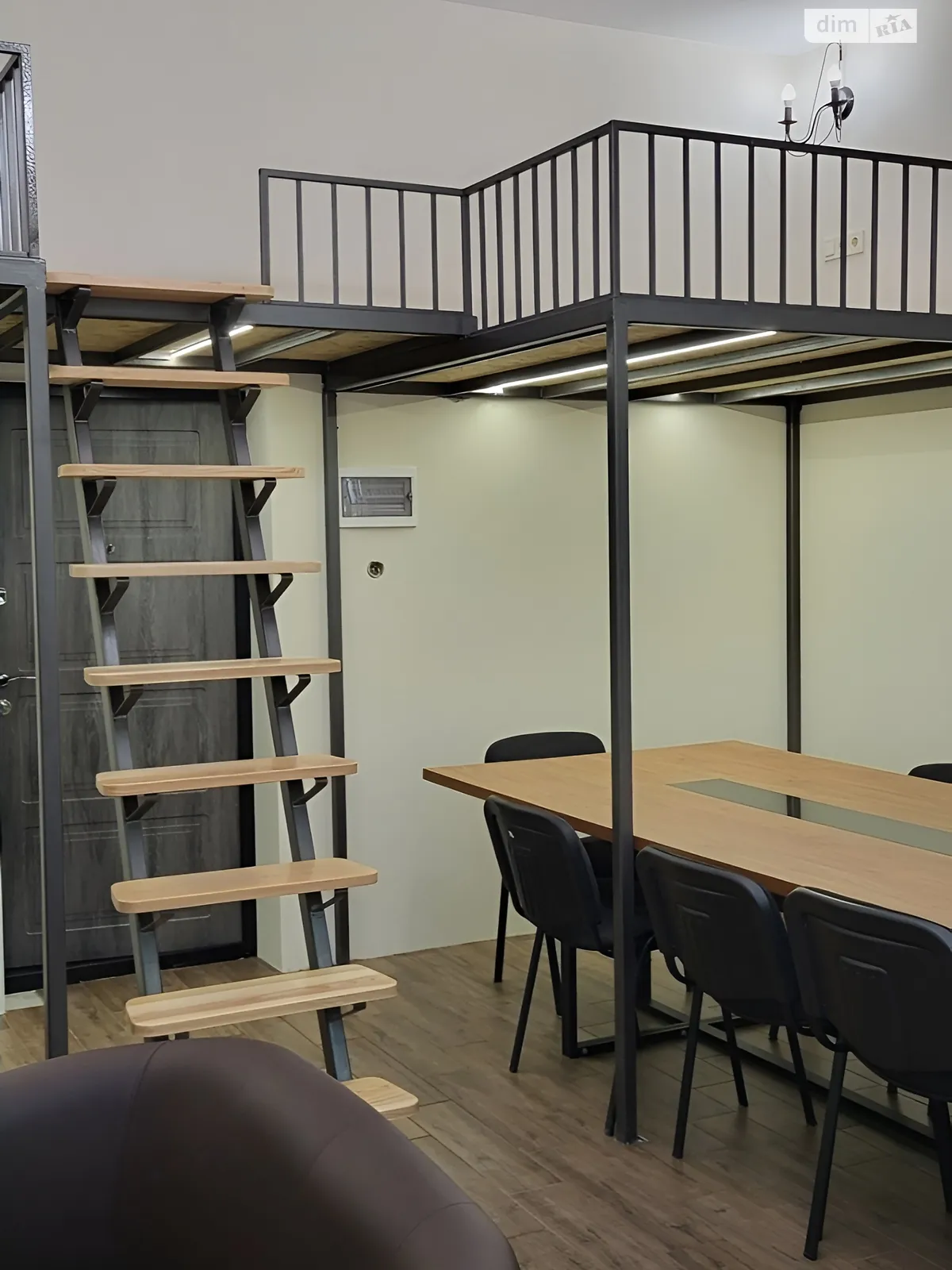 Продается офис 30.7 кв. м в бизнес-центре, цена: 46050 $ - фото 1