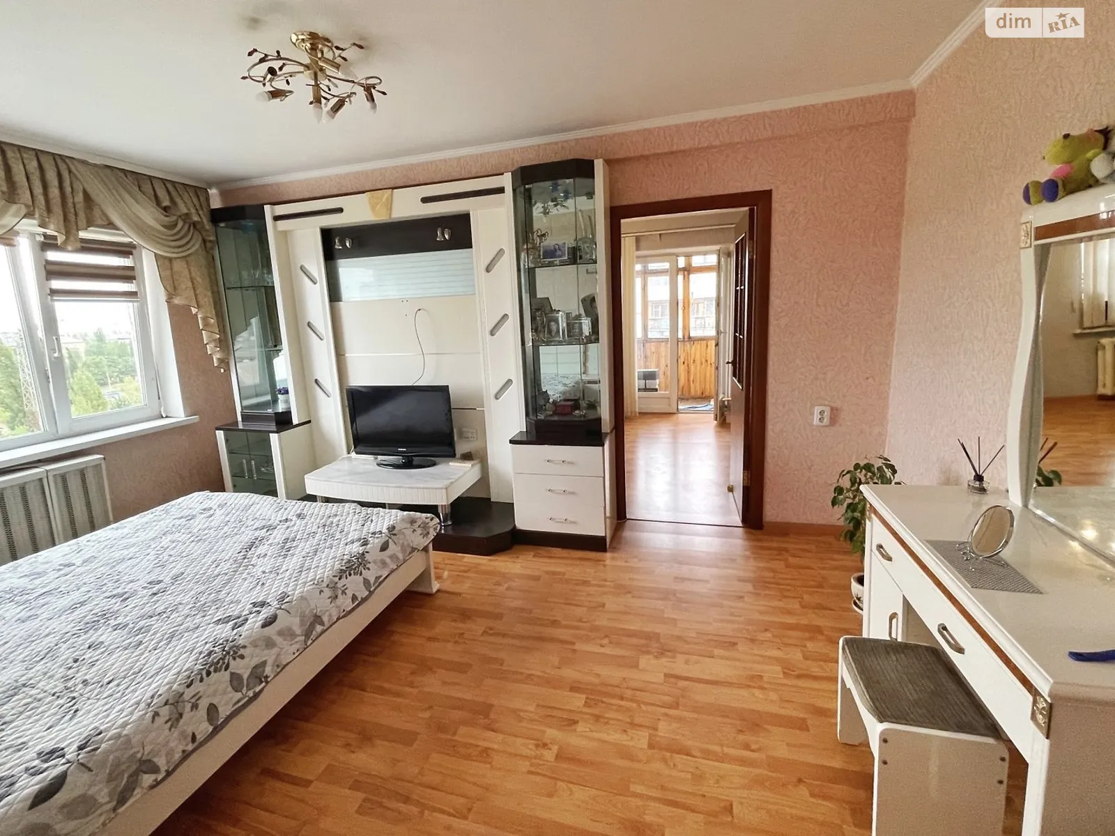 Продается 2-комнатная квартира 47 кв. м в Киеве, ул. Привокзальная, 8 - фото 1