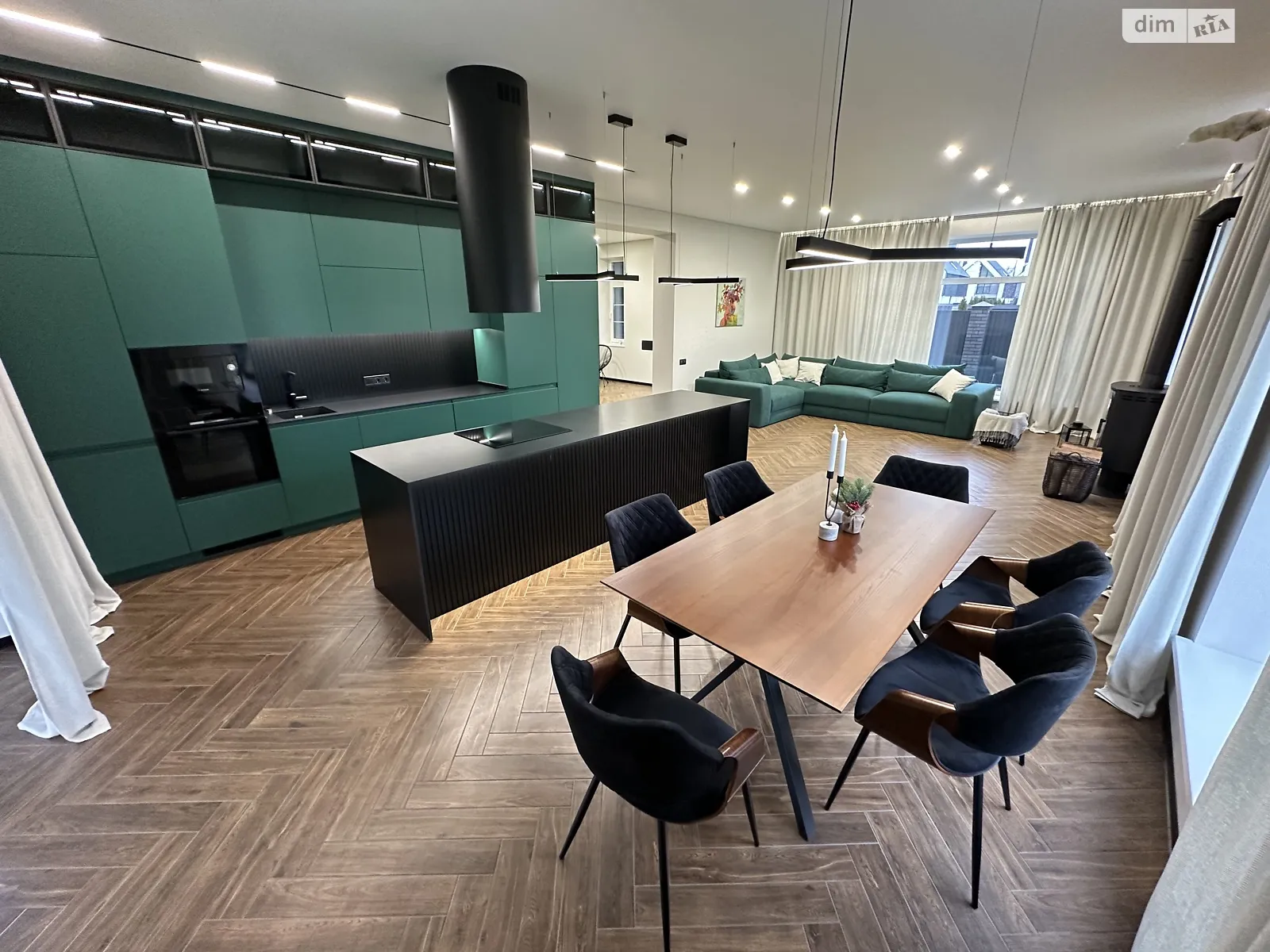 Продается дом на 2 этажа 230 кв. м с балконом, цена: 460000 $ - фото 1