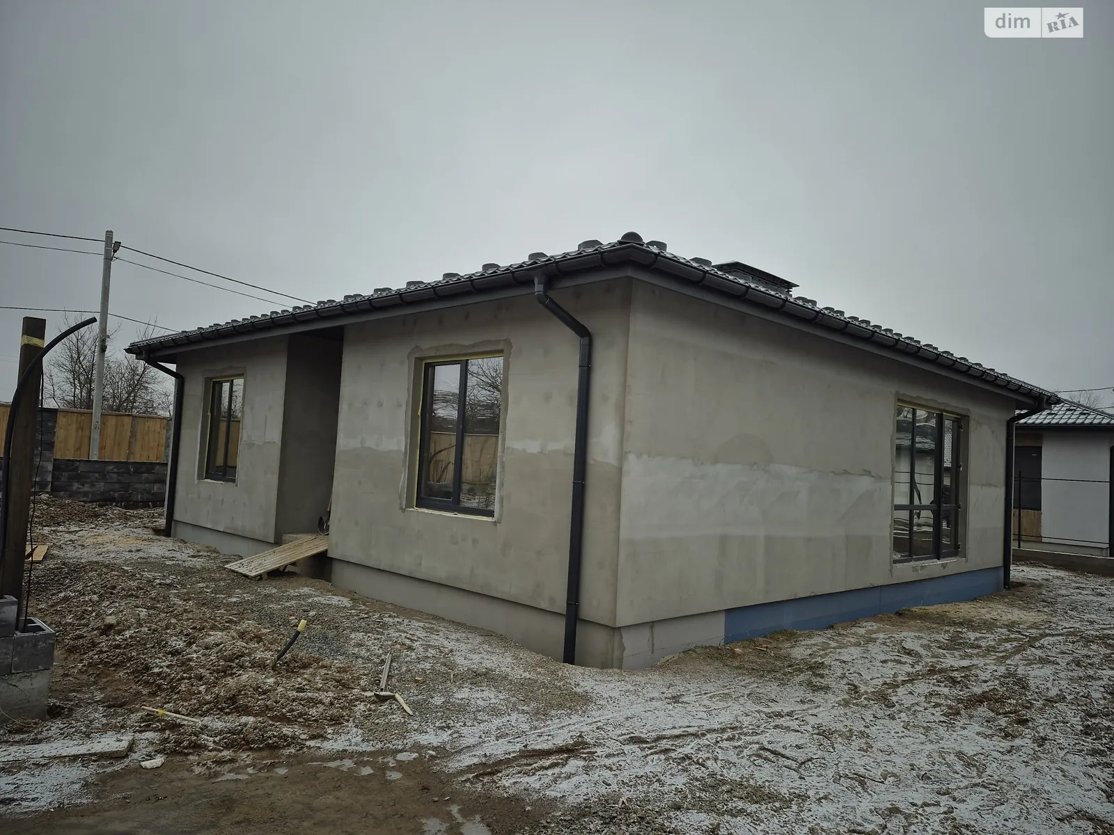 Продається одноповерховий будинок 95 кв. м с басейном, цена: 71250 $ - фото 1