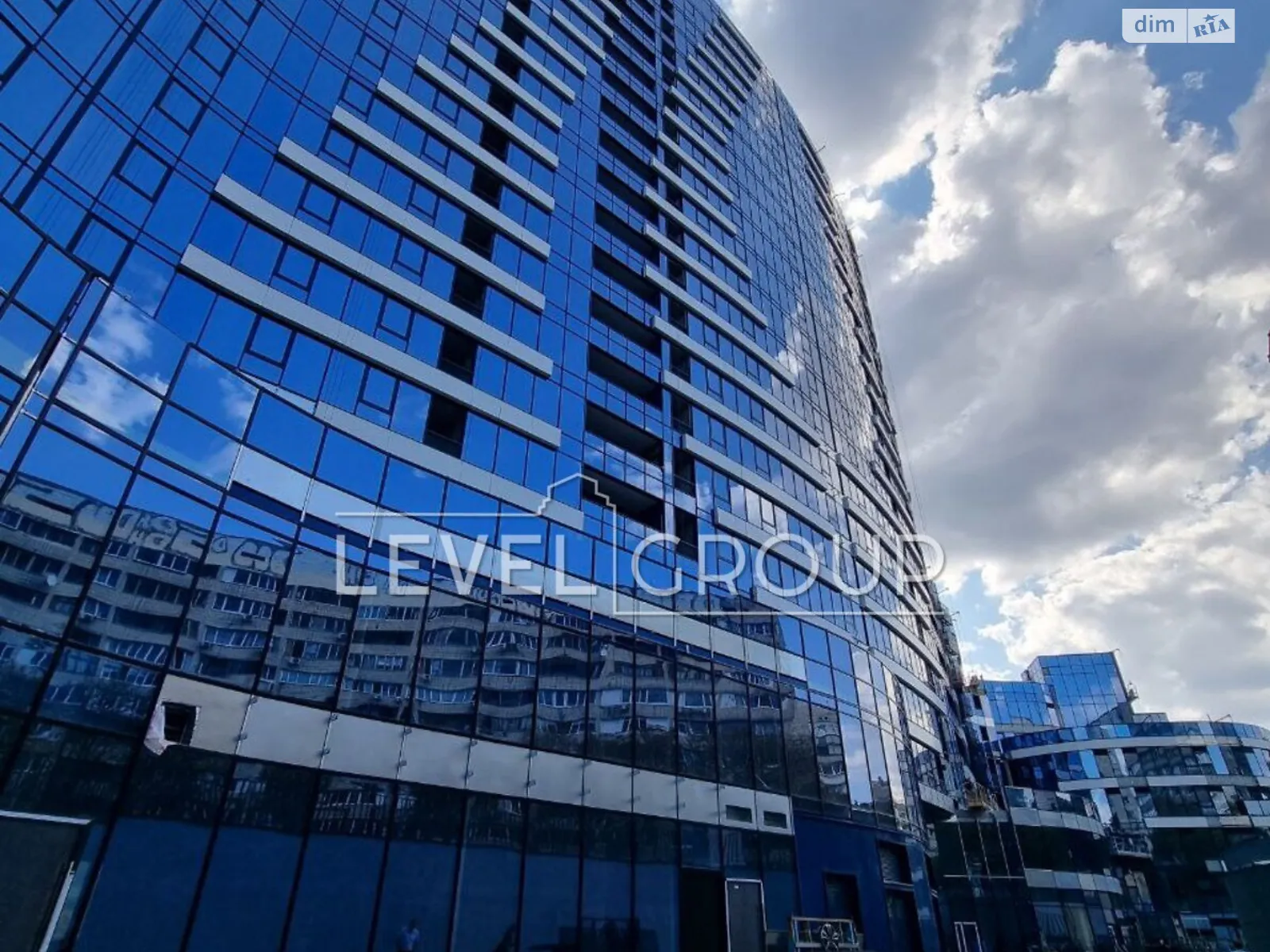 Продається 3-кімнатна квартира 134.7 кв. м у Києві, бул. Миколи Міхновського(Дружби Народів), 13А - фото 1