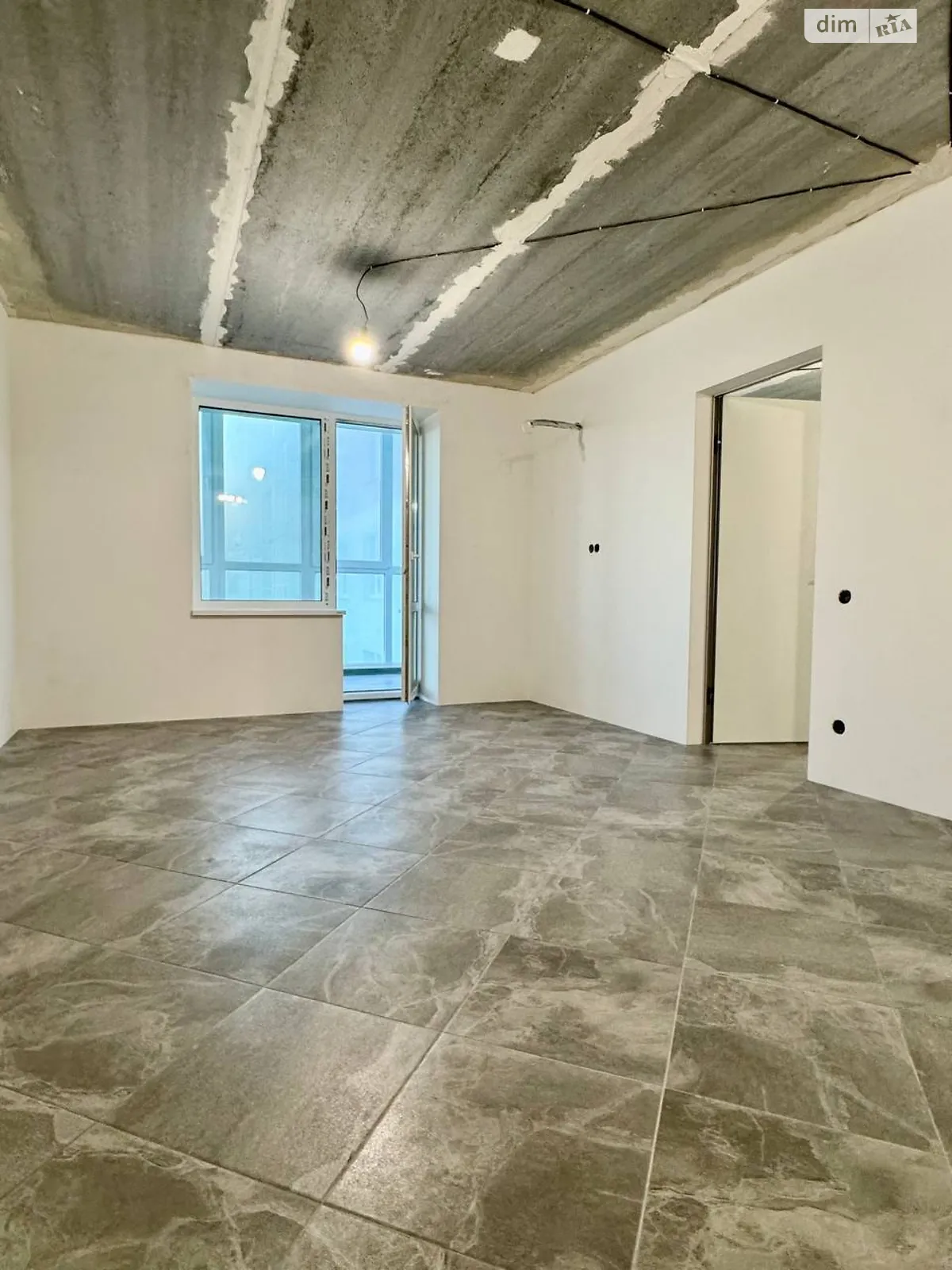 Продается 1-комнатная квартира 56 кв. м в Чернигове, ул. Волковича, 25 - фото 1