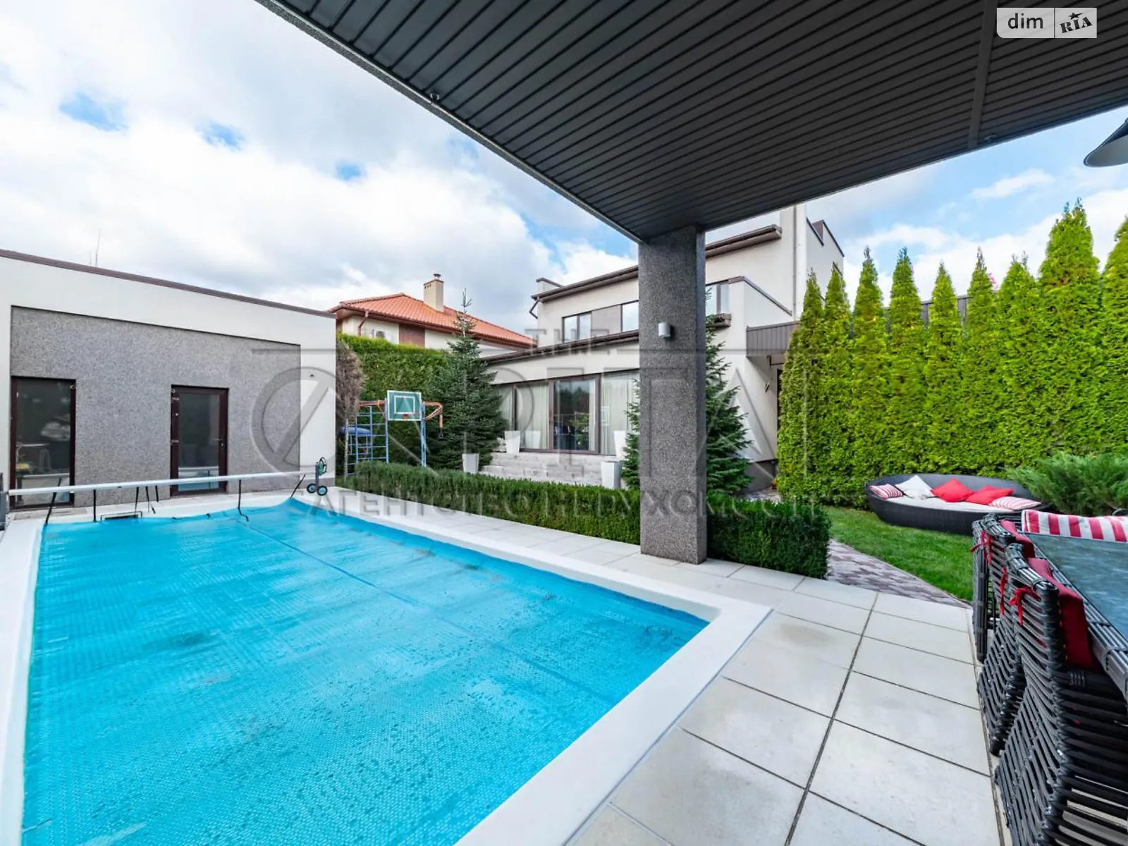 Продается дом на 2 этажа 221.3 кв. м с мебелью, цена: 550000 $ - фото 1