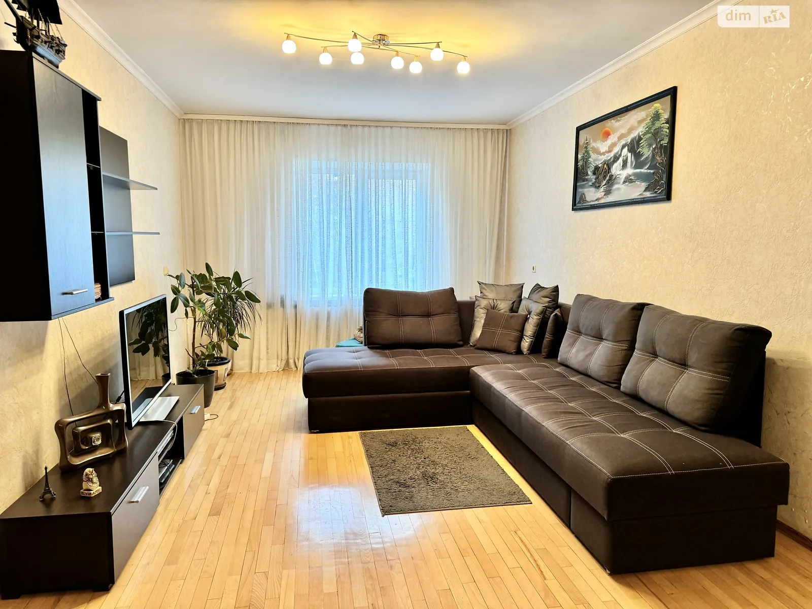 Продается 3-комнатная квартира 90 кв. м в Киеве, ул. Вишняковская, 7Б - фото 1