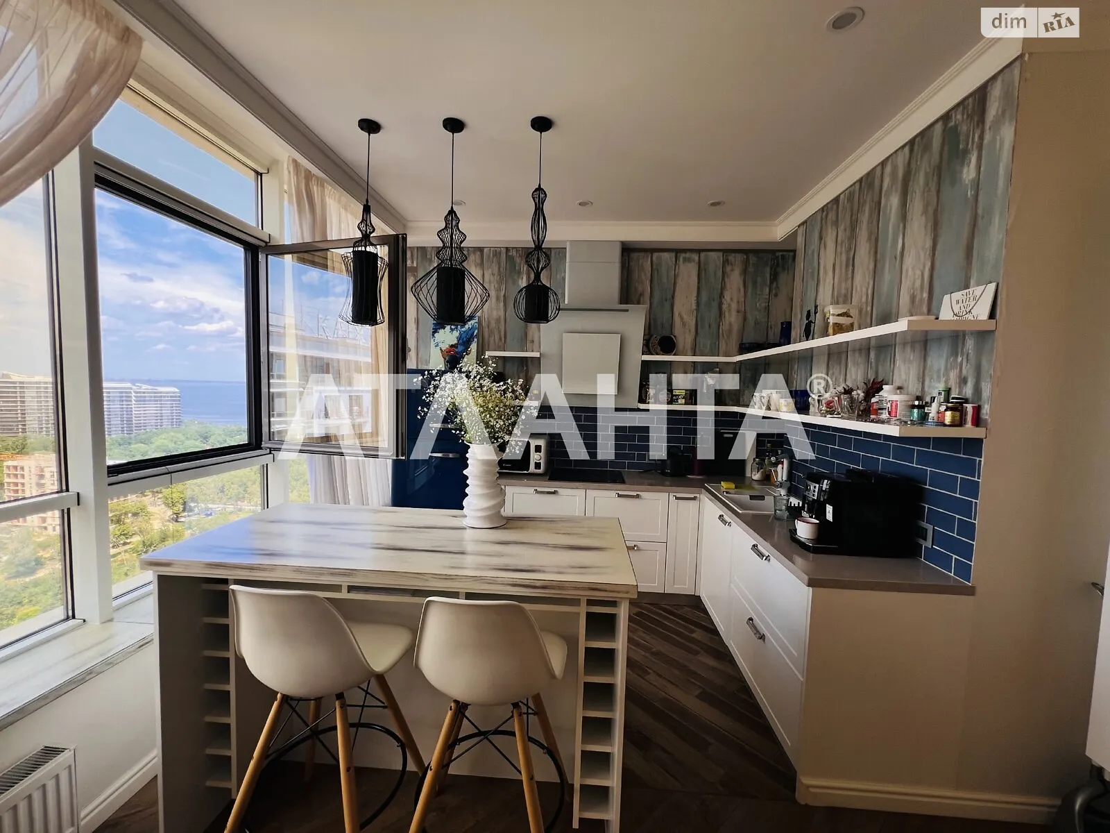 Продается 3-комнатная квартира 96.7 кв. м в Одессе, бул. Французский, 60В - фото 1