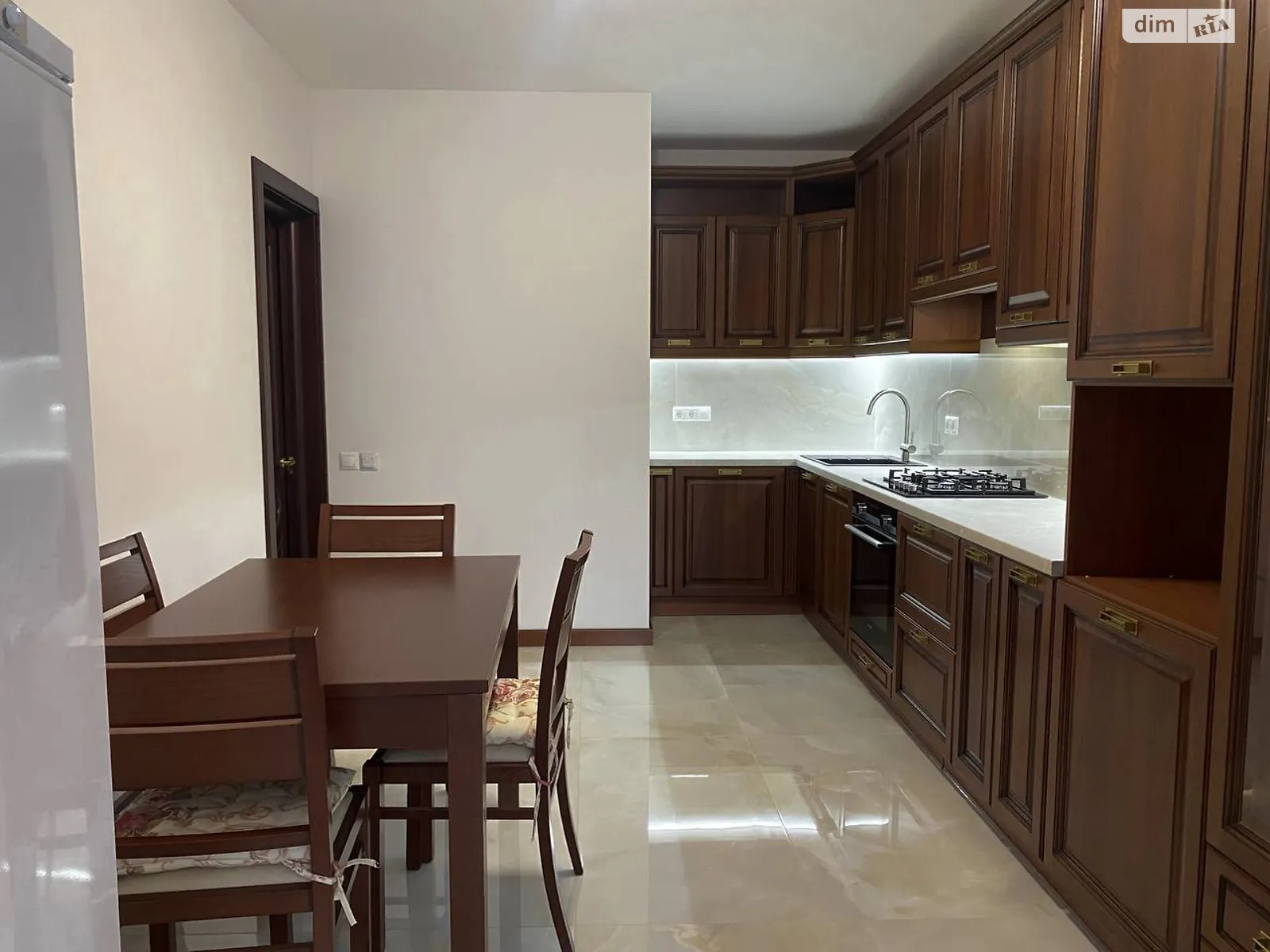 Продається 2-кімнатна квартира 63.2 кв. м у Рівному, вул. Студентська, 28 - фото 1