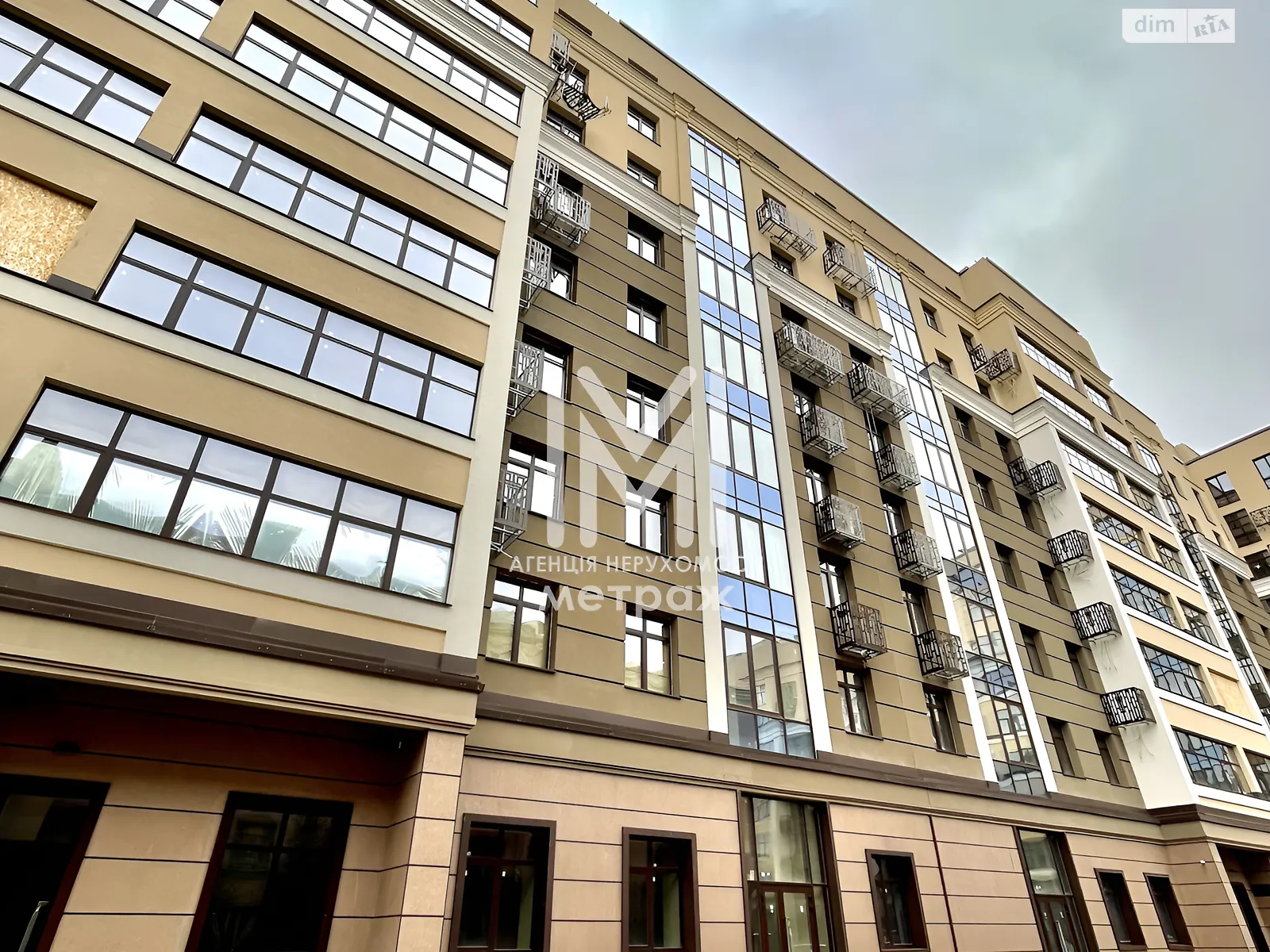 Продается 2-комнатная квартира 83 кв. м в Харькове, ул. Динамовская, 1 - фото 1