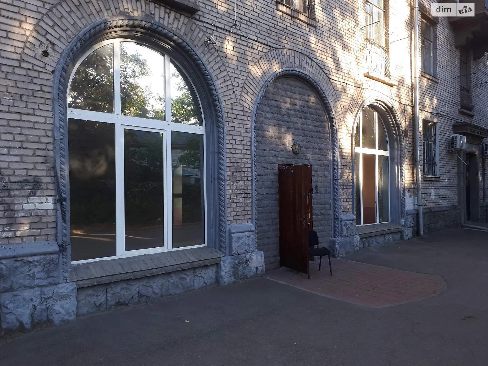 Сдается в аренду помещения свободного назначения 153 кв. м в 3-этажном здании, цена: 41000 грн - фото 1