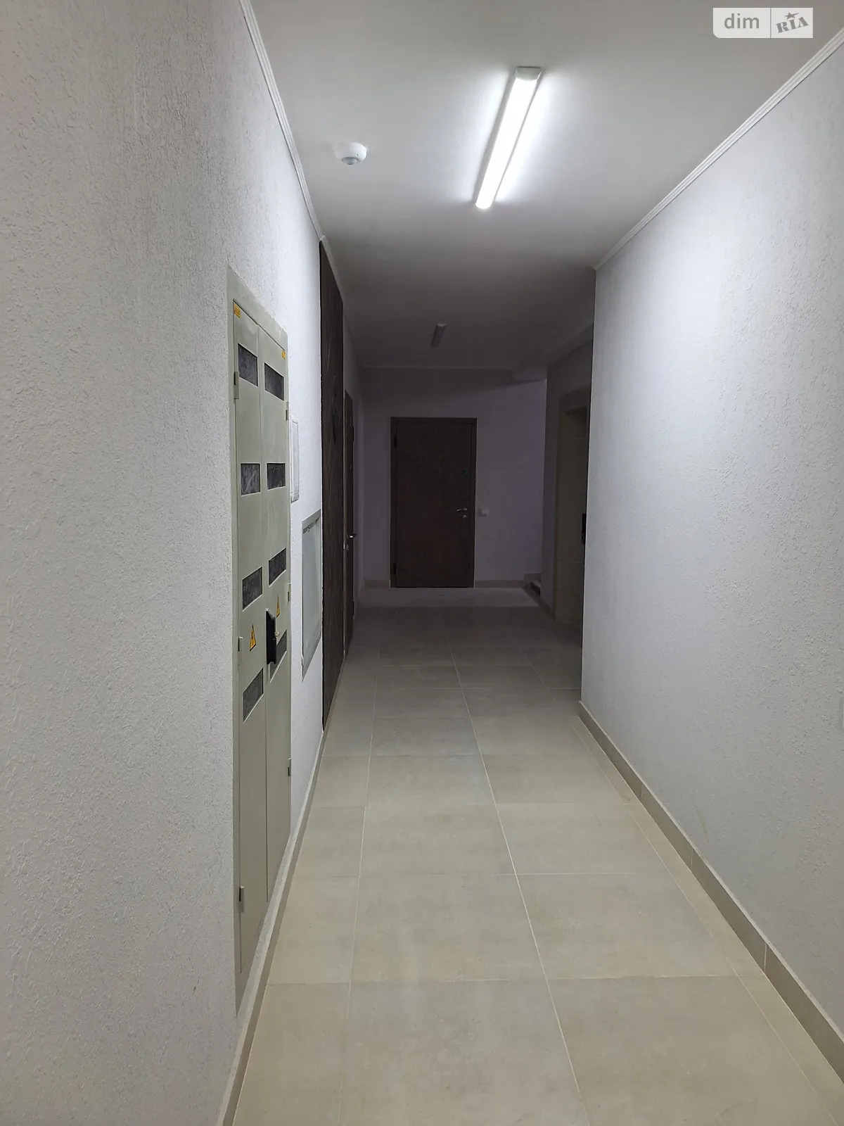 Продается 1-комнатная квартира 49 кв. м в Черновцах, ул. Киевская - фото 1