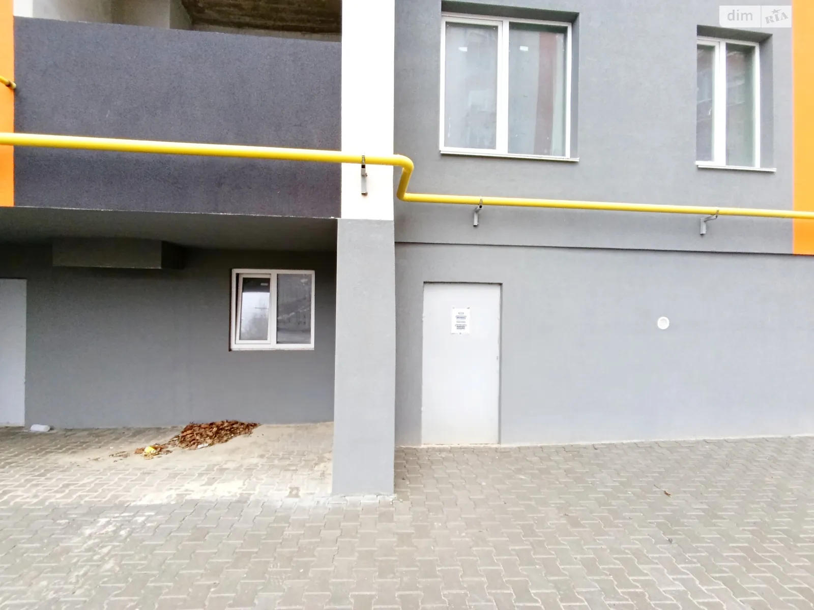 Продается офис 33.8 кв. м в бизнес-центре, цена: 28000 $ - фото 1