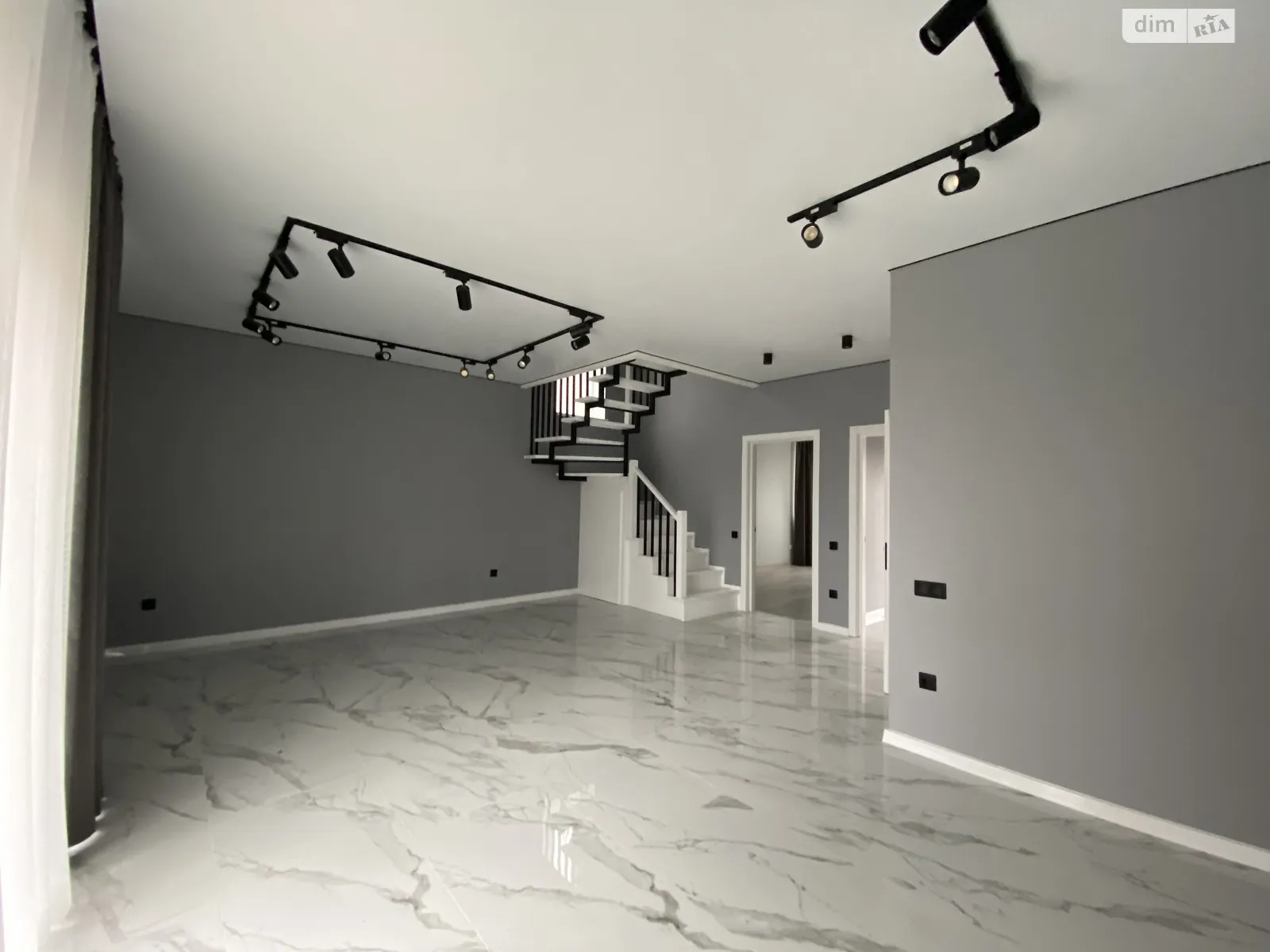 Продається будинок 2 поверховий 126 кв. м з гаражем, цена: 135000 $ - фото 1