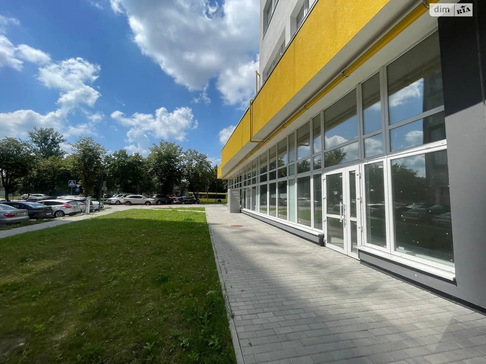 Здається в оренду приміщення вільного призначення 150 кв. м в 9-поверховій будівлі, цена: 2250 $ - фото 1