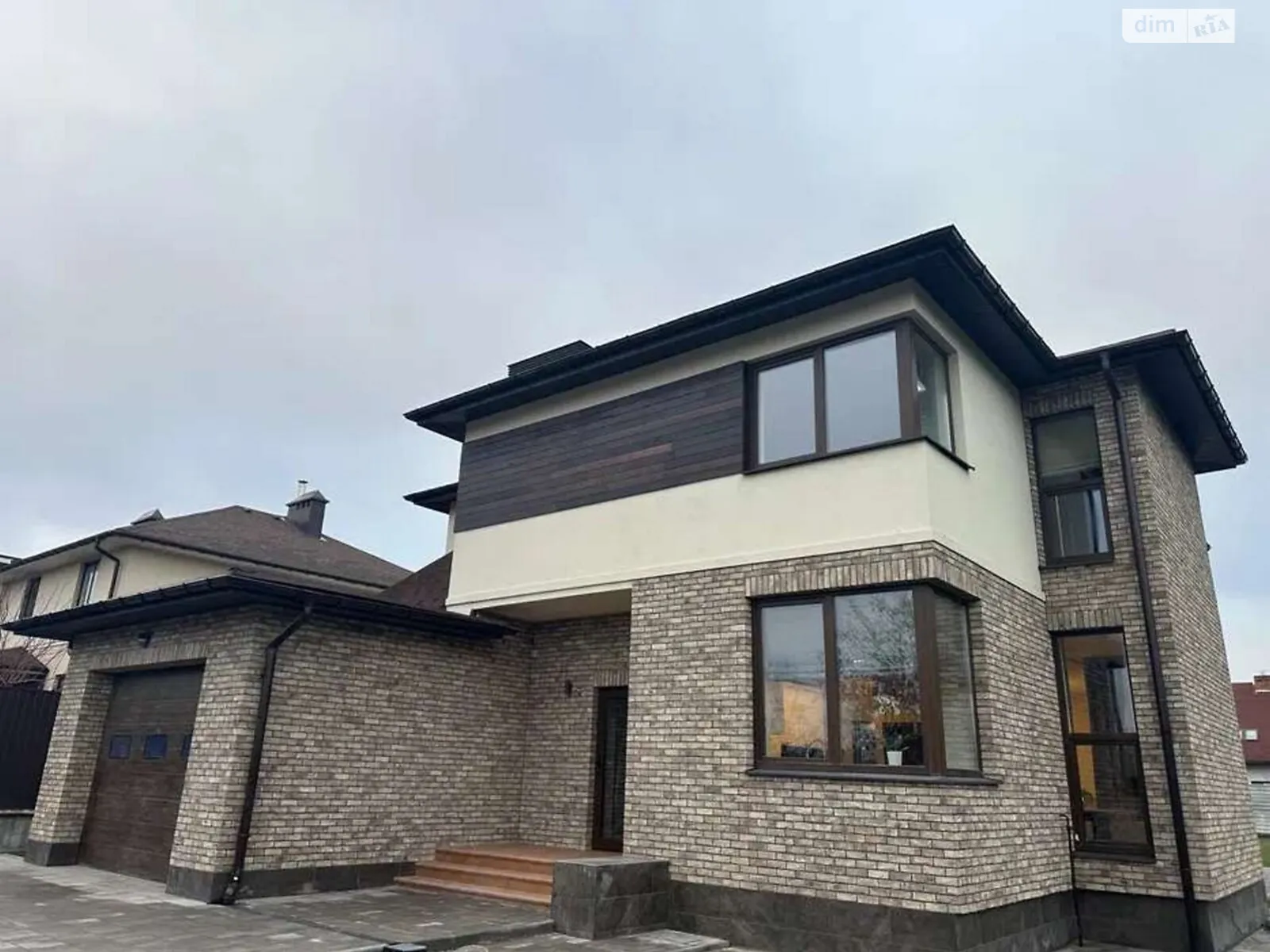 Продается дом на 2 этажа 240 кв. м с террасой, цена: 350000 $ - фото 1