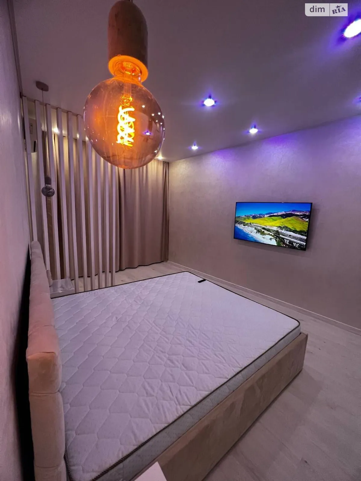 Продается 2-комнатная квартира 60.2 кв. м в Одессе, ул. Валерия Самофалова, 16А/2 - фото 1