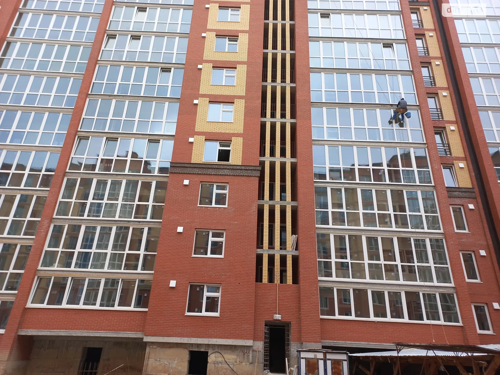 2-комнатная квартира 87.8 кв. м в Тернополе, ул. Троллейбусная, 7А - фото 1
