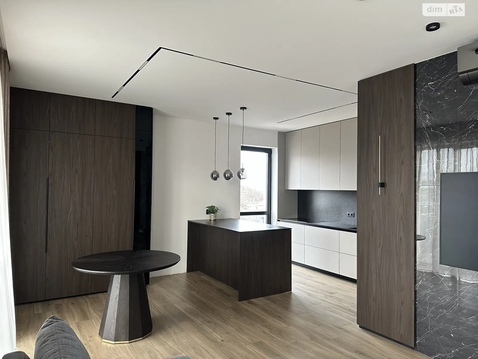 Продается 4-комнатная квартира 170 кв. м в Львове, ул. Героев Крут - фото 1
