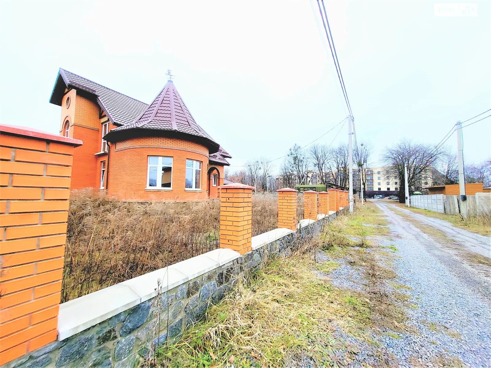 Продается дом на 2 этажа 180 кв. м с террасой, цена: 99000 $ - фото 1