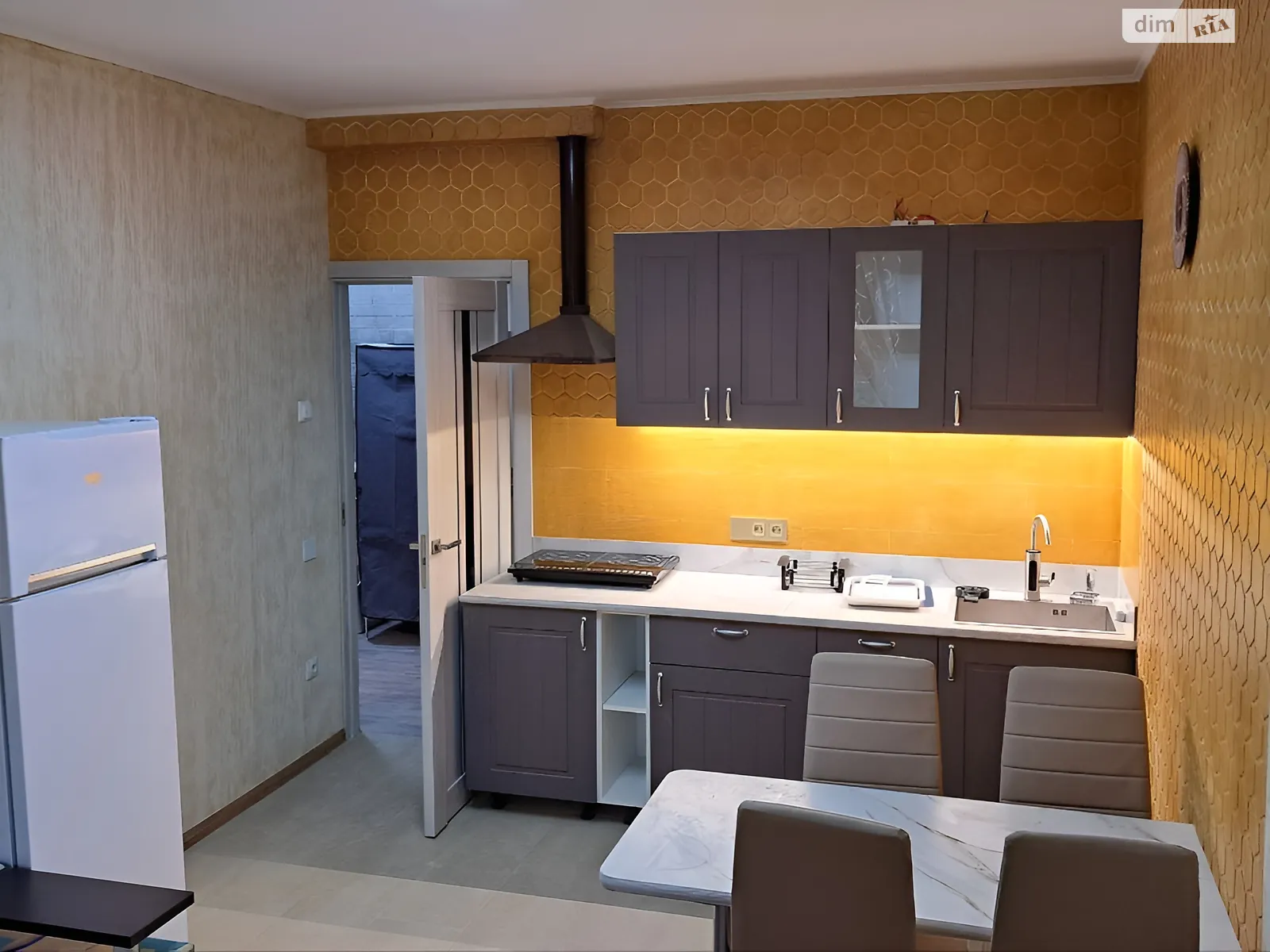 Продается 1-комнатная квартира 38 кв. м в Ирпене, ул. Украинская, 1Д - фото 1