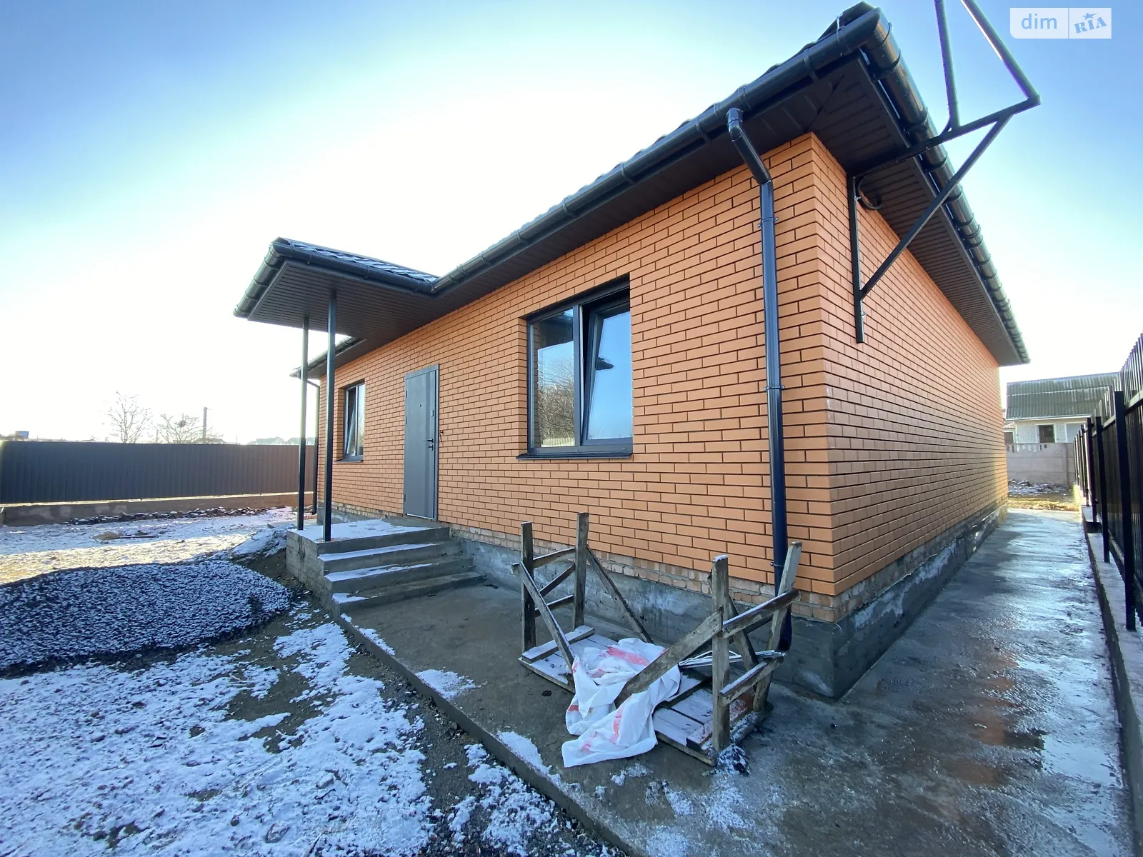 Продается одноэтажный дом 95 кв. м с баней/сауной, цена: 70000 $ - фото 1