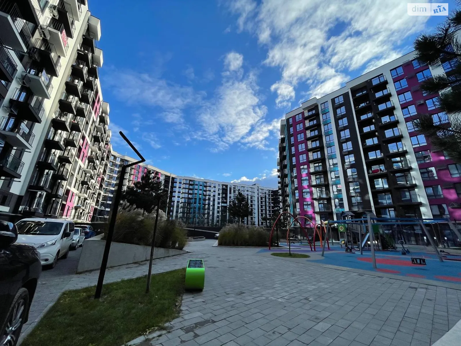 Продается 2-комнатная квартира 57 кв. м в Ивано-Франковске, ул. Крайковского, 1А - фото 1