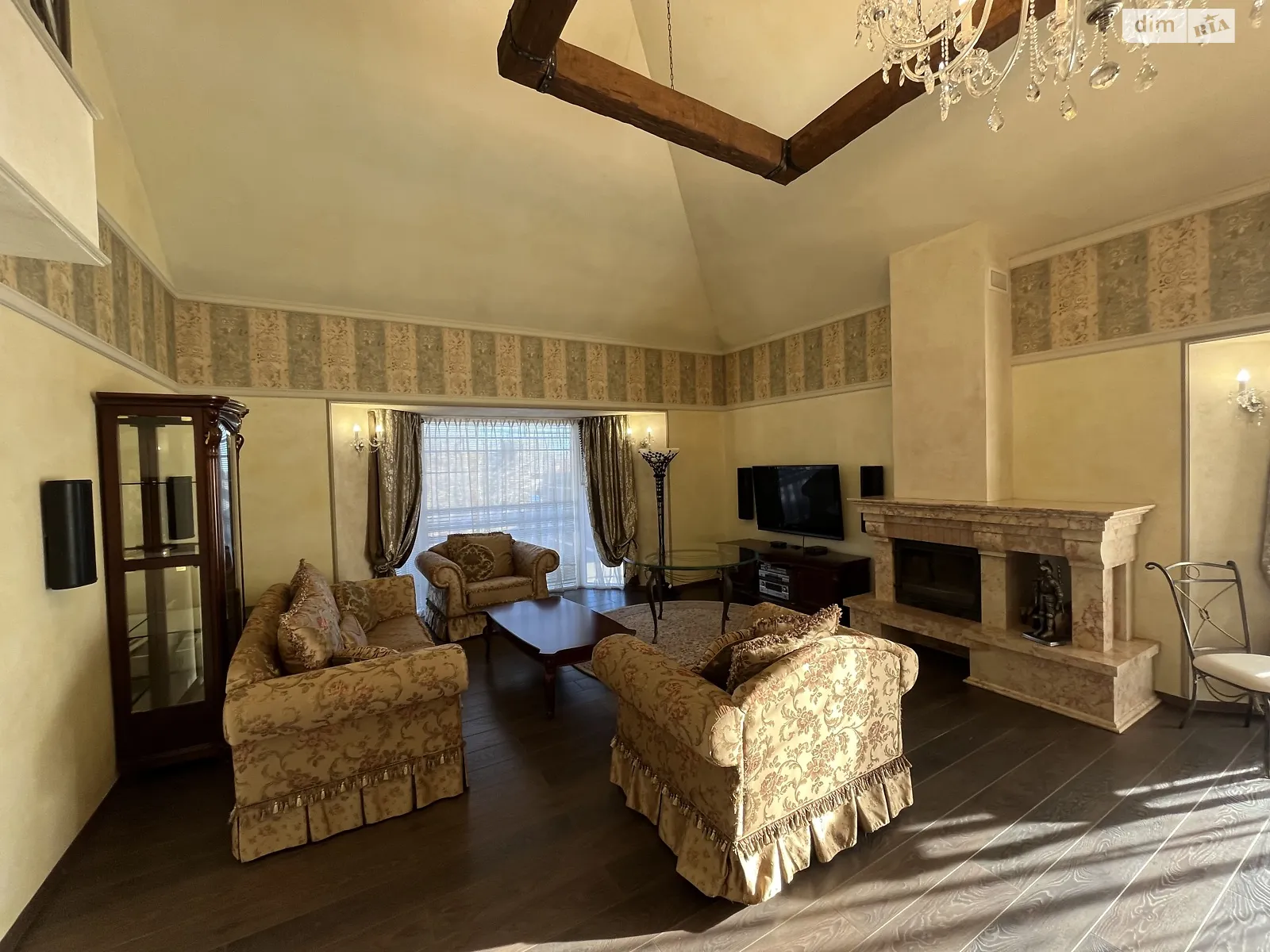 Сдается в аренду дом на 3 этажа 600 кв. м с мебелью, цена: 4500 $ - фото 1