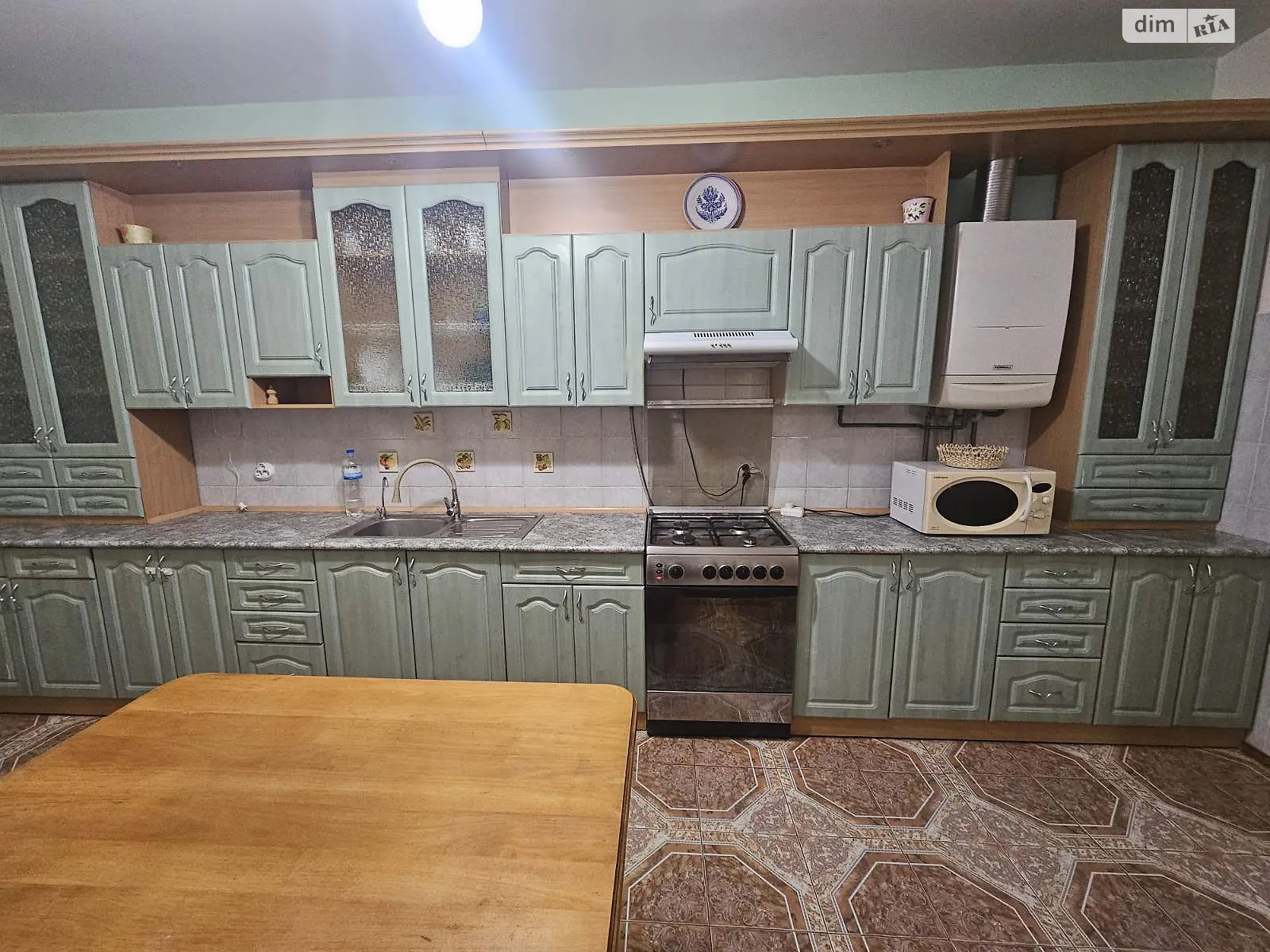 Продається 3-кімнатна квартира 104.5 кв. м у Ужгороді, вул. Капушанська(Перемоги) - фото 1