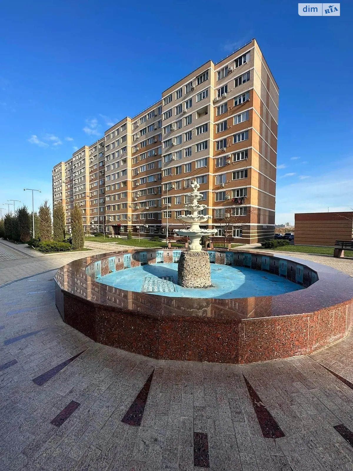 Продается 1-комнатная квартира 37 кв. м в Черноморске, ул. Защитников Украины(1 Мая) - фото 1
